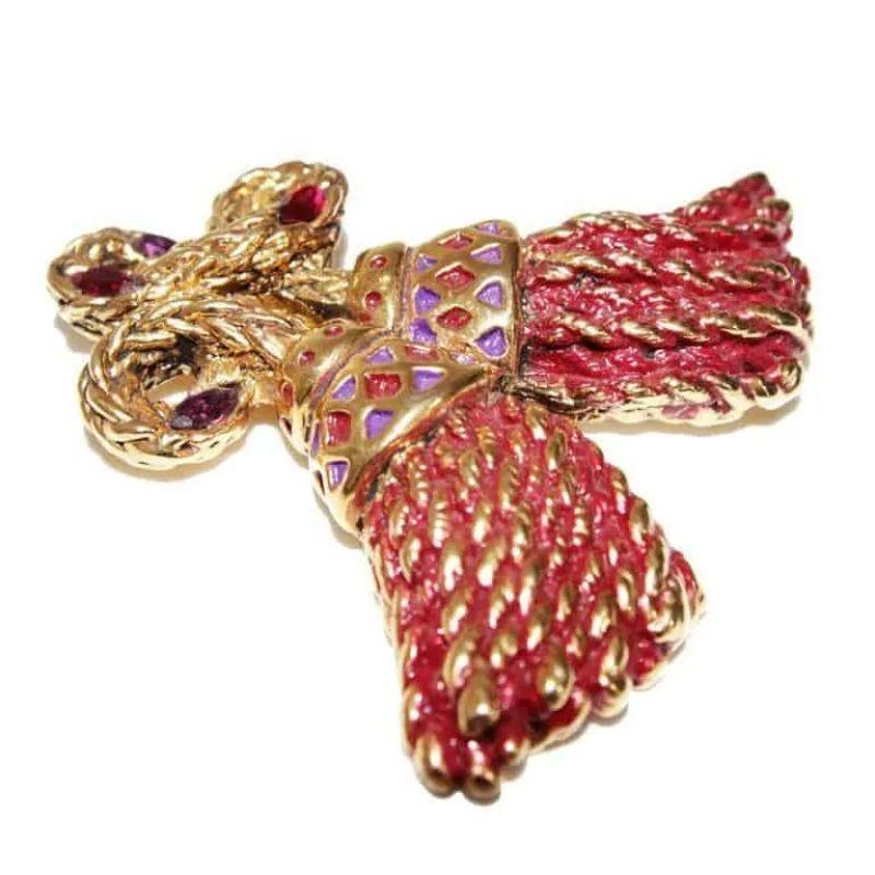 Gorgeous design and very unusual brooch of Volle Paris !  Made of gilt resin, violet & fushia navette crystal stones, painted, c.1980. 

Marked: Volle Paris
Size: 8  x 8 cm – 3 1/6 in. 
Excellent vintage condition (no special sign of wear)
