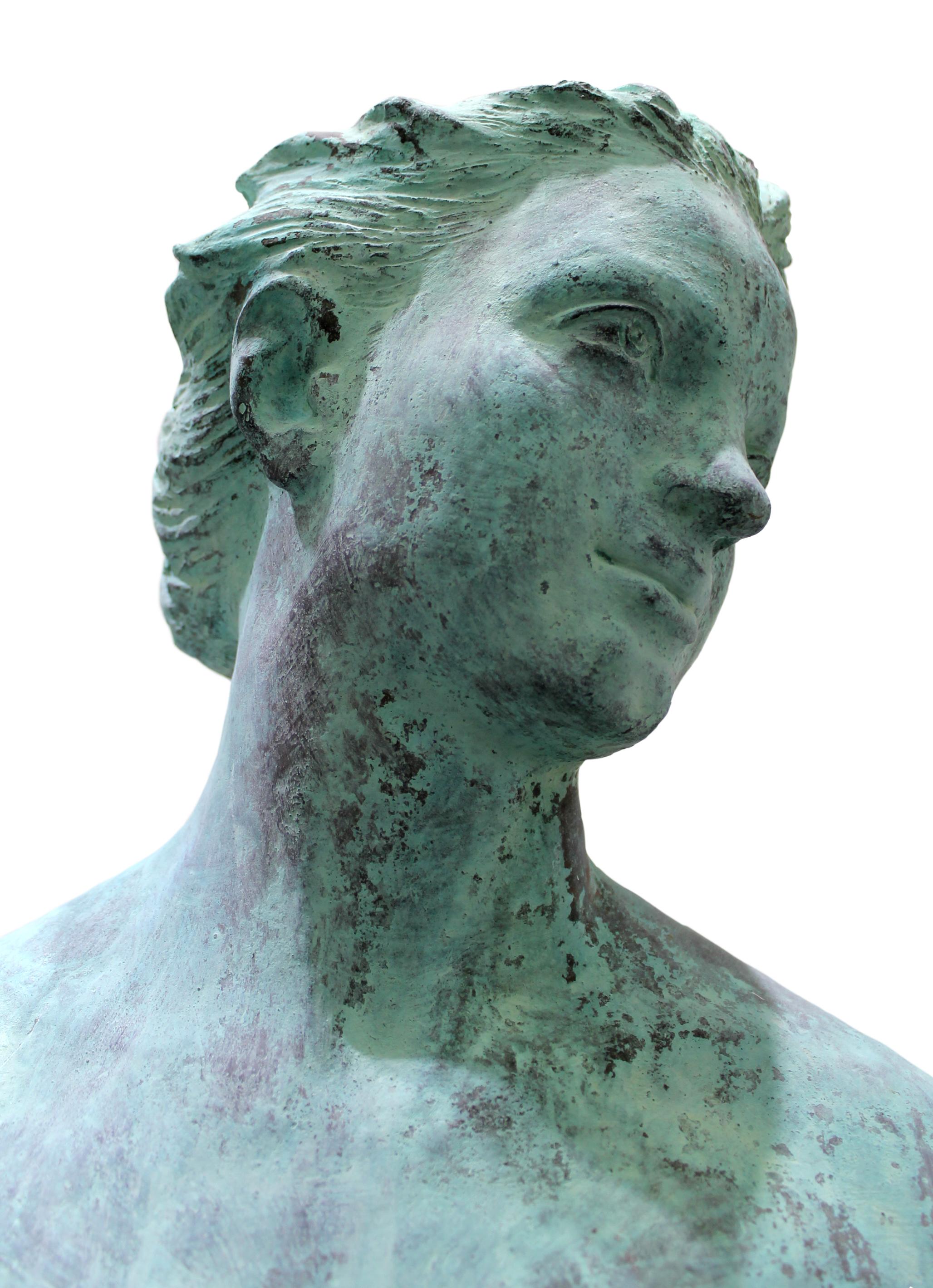 Eva – Figurative Skulptur Frau aus Bronze mit grüner Patina (Zeitgenössisch), Sculpture, von Volodymyr Kochmar