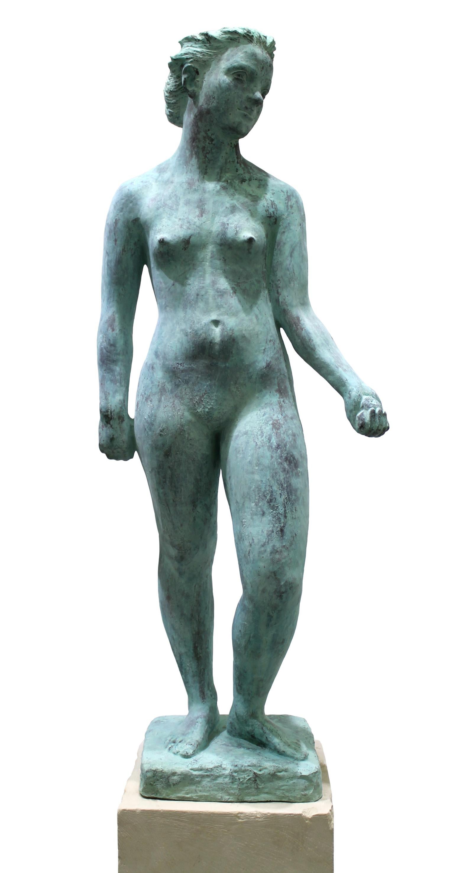 Eva – Figurative Skulptur Frau aus Bronze mit grüner Patina (Gold), Nude Sculpture, von Volodymyr Kochmar
