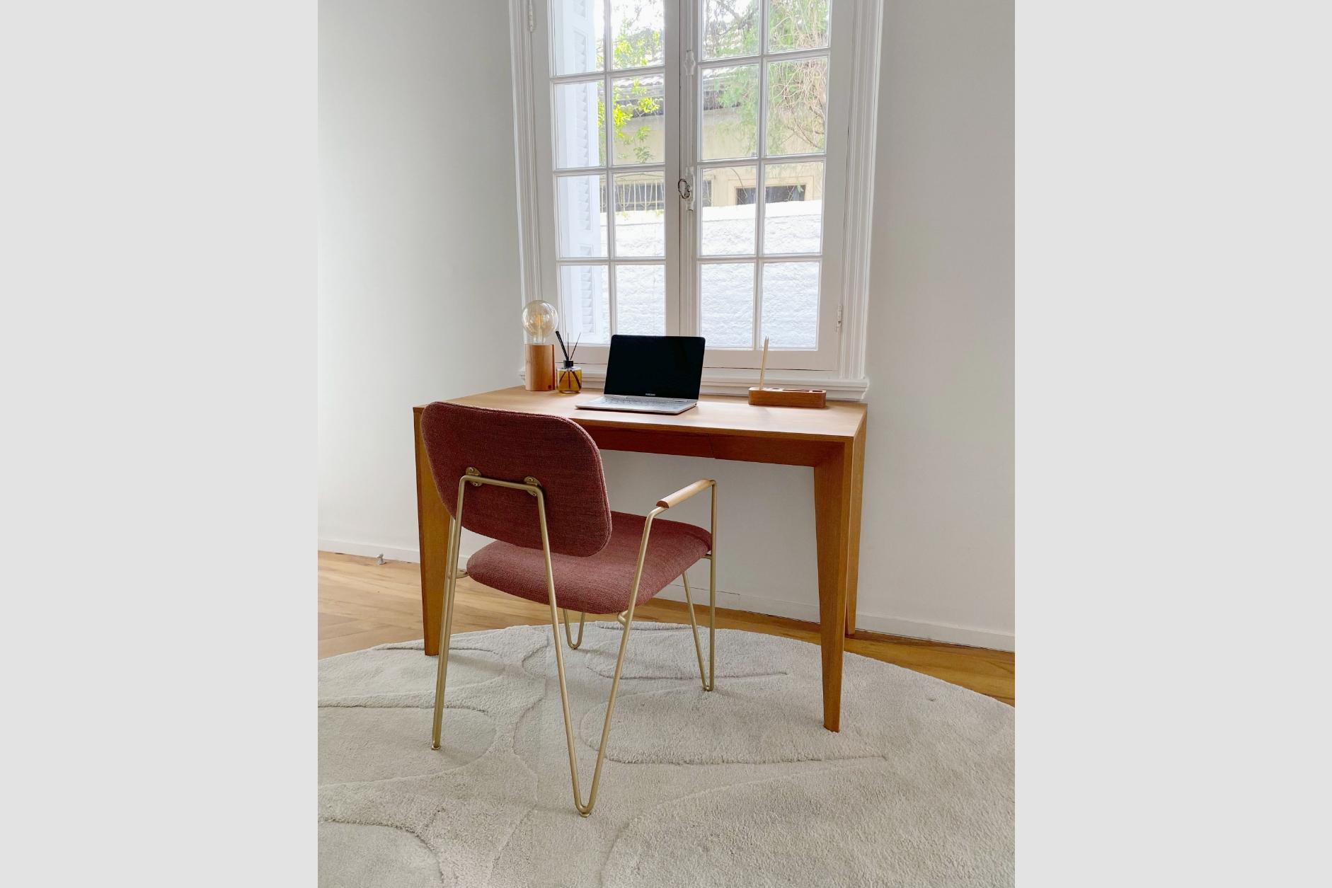 Travail du bois Bureau Volpi avec tiroir en bois brésilien naturel, table de bureau en vente