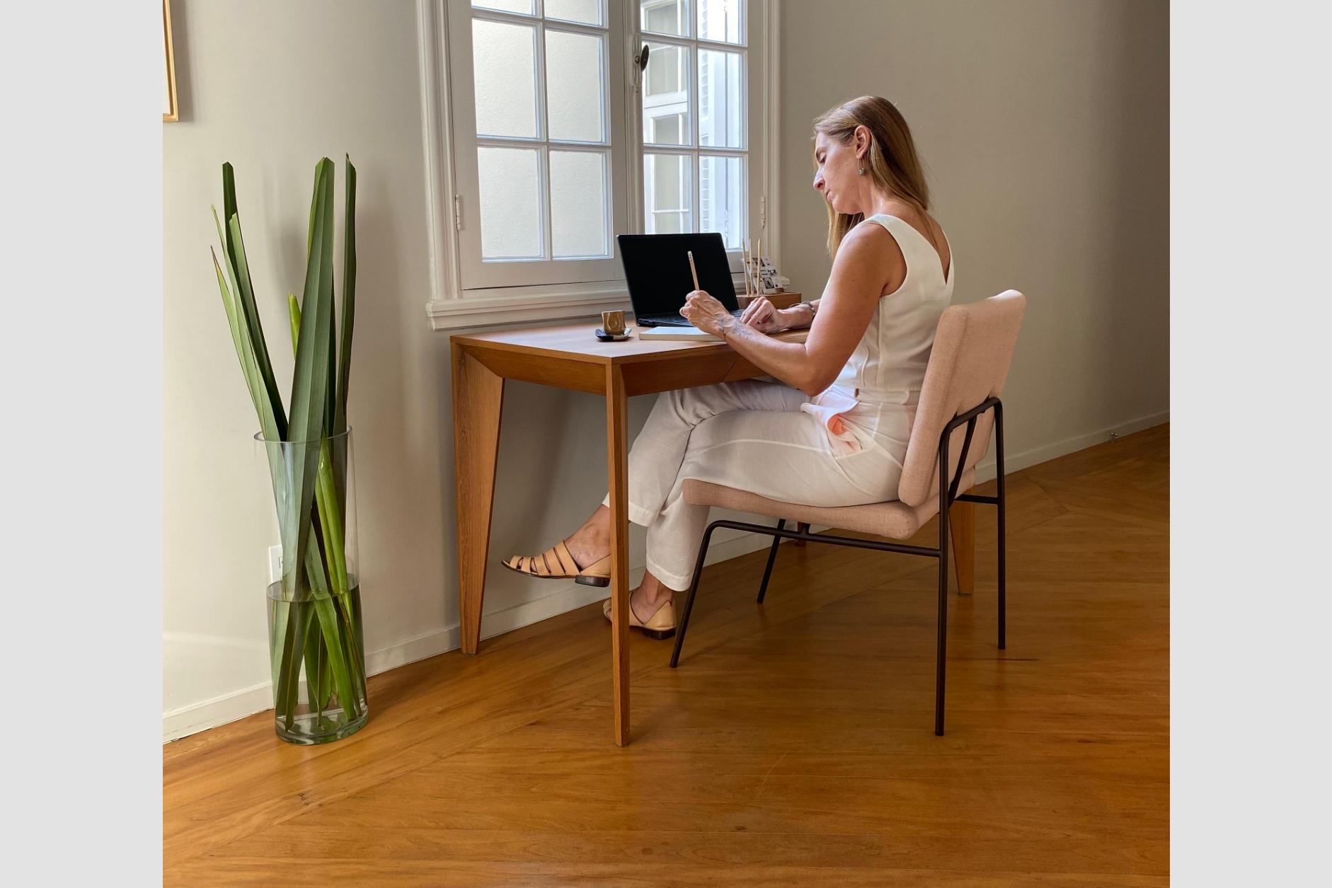 XXIe siècle et contemporain Bureau Volpi avec tiroir en bois brésilien naturel, table de bureau en vente