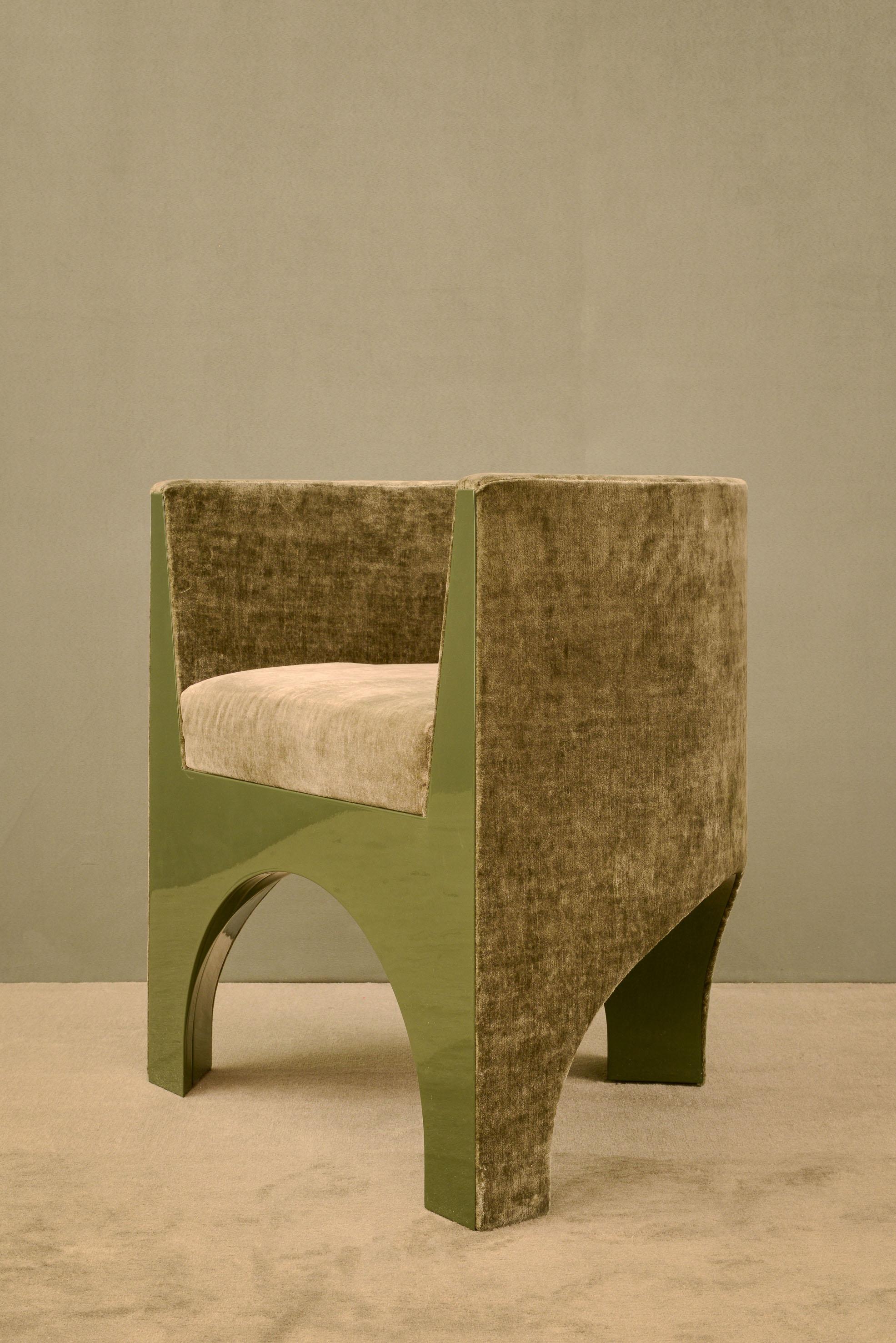 XXIe siècle et contemporain VOLTA/I Fauteuil courbe tapissé en bois massif - Forme arquée - Vert brillant en vente