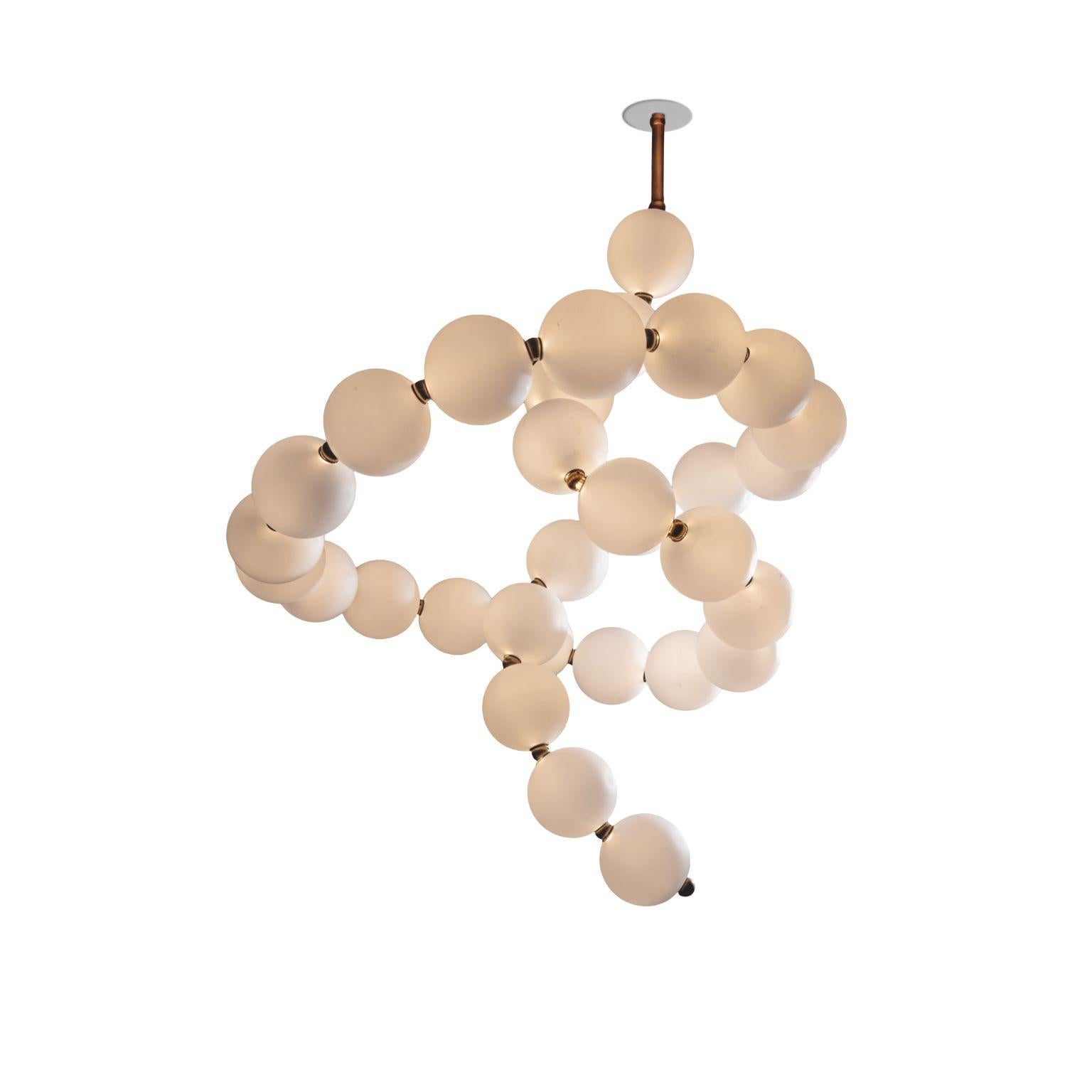 Voltige de Perles chandelier by Ludovic Clément D’armont.
Dimensions: D 80 x W 80 x H 115 cm.
Materials: blown glass, brass, LEDs.

All our lamps can be wired according to each country. If sold to the USA it will be wired for the USA for
