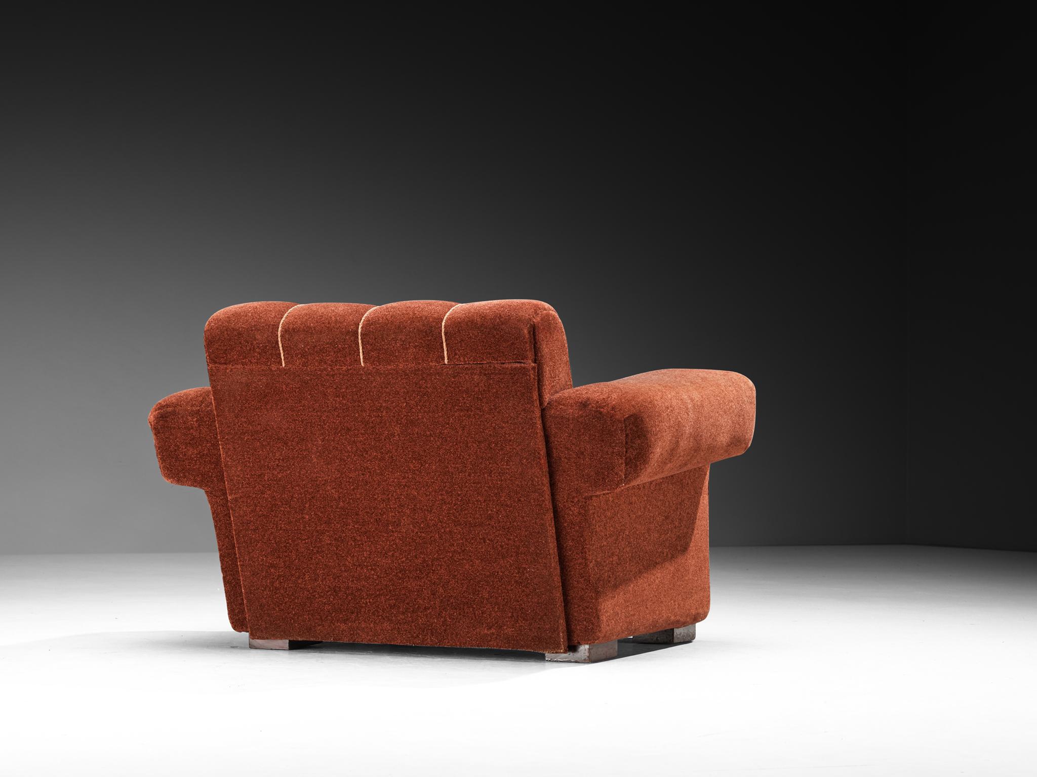 Voluminöser Loungesessel mit Polsterung in Burnt Orange (Europäisch) im Angebot