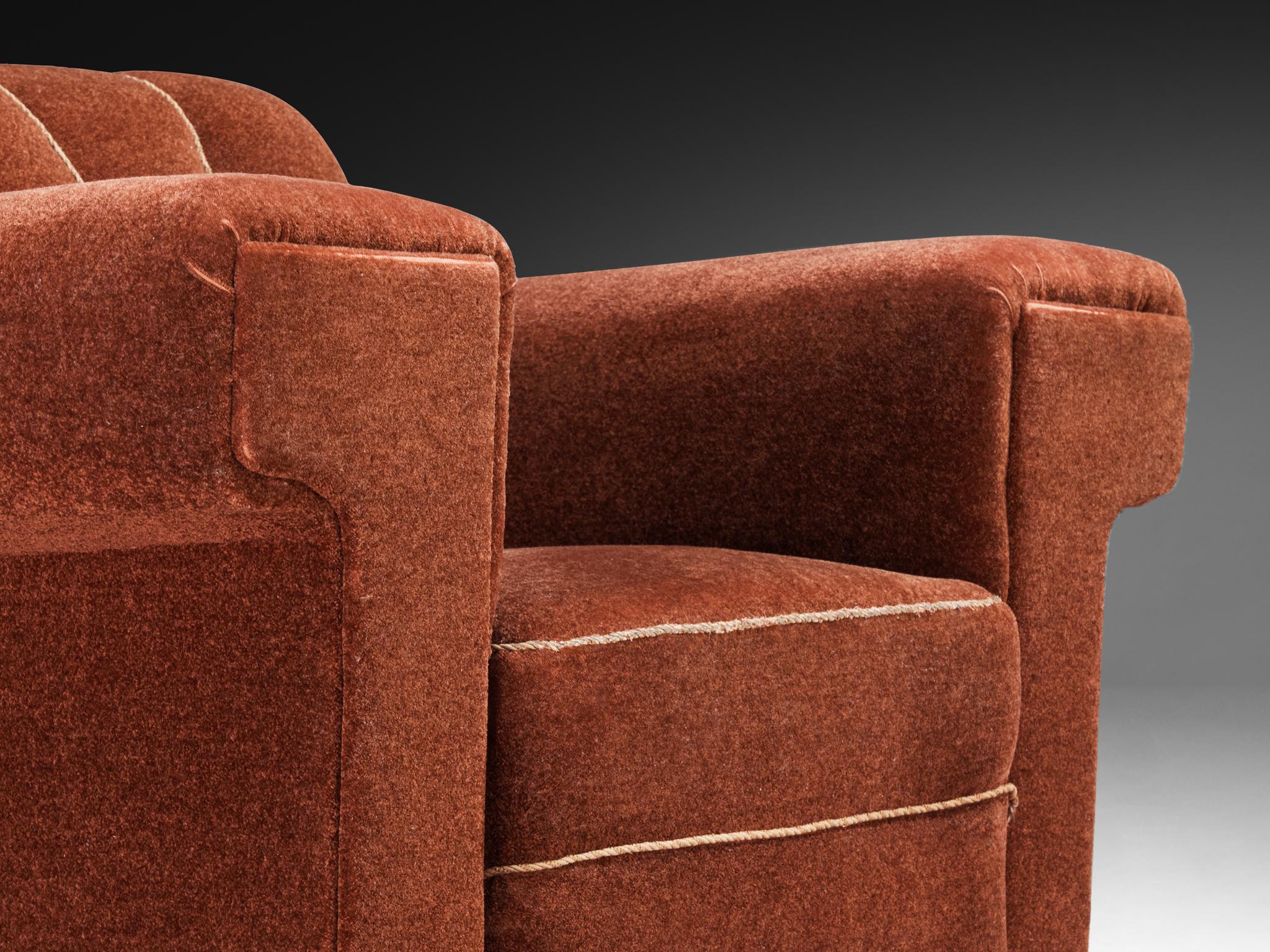 Voluminöser Loungesessel mit Polsterung in Burnt Orange (Stoff) im Angebot