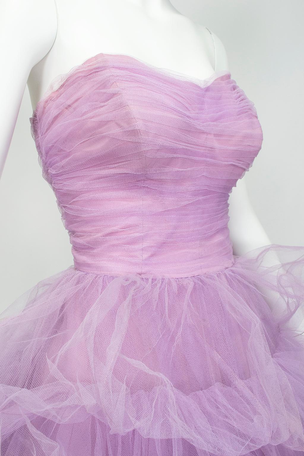 Voluminous Strapless Lavender Tulle Balloon-Ruffle Ballerina Ball Gown– S, 1950s In Good Condition In Tucson, AZ