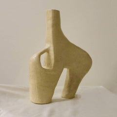 Vase sculptural « Volupta Beige » en grès, par Muscellaneous