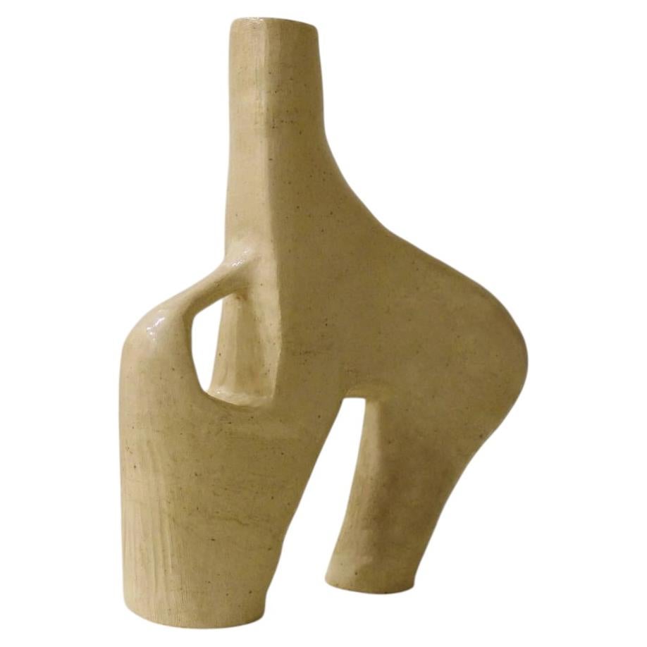 Skulpturale Vase „Volupta Beige“ aus Steingut von Muscellaneous im Angebot
