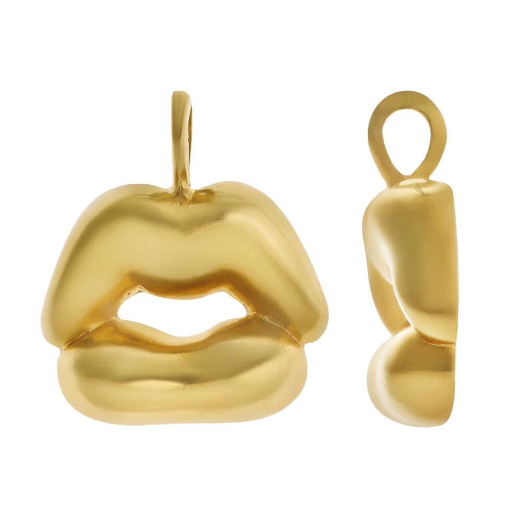 Pendentif Lèvres Voluptueuses en or jaune massif 18K Excellent état - En vente à New York, NY