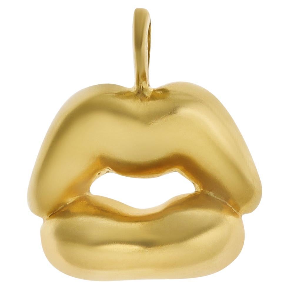 Pendentif Lèvres Voluptueuses en or jaune massif 18K en vente