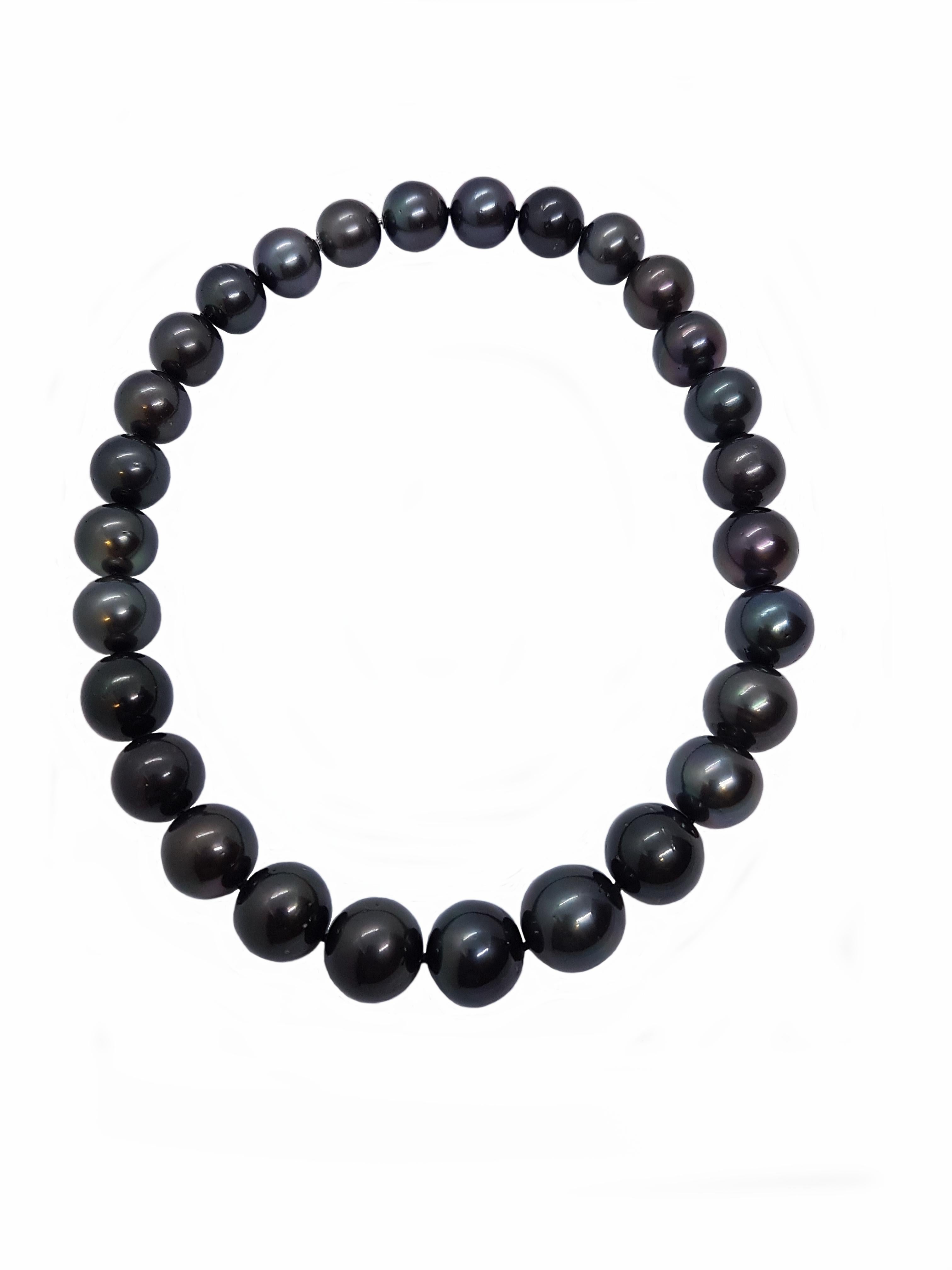 Halskette mit üppigen natürlichen Tahiti-Perlen im Angebot 1
