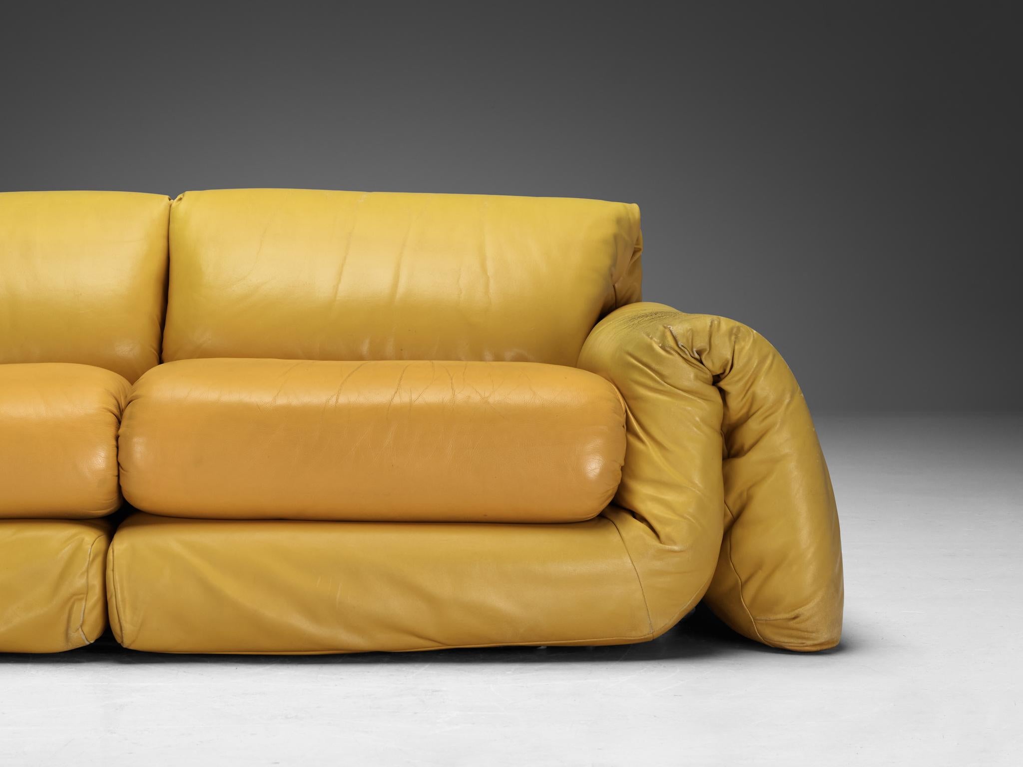 Voluptuous Sofa in Yellow Leather  In Good Condition For Sale In Waalwijk, NL