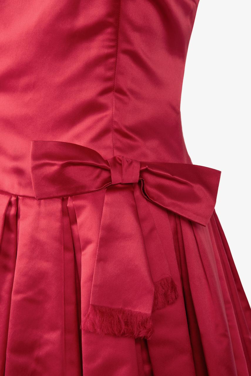 Von Fürstenberg München 1950er Jahre Schleife verschönert Rot Seide Couture Cocktailkleid im Angebot 6