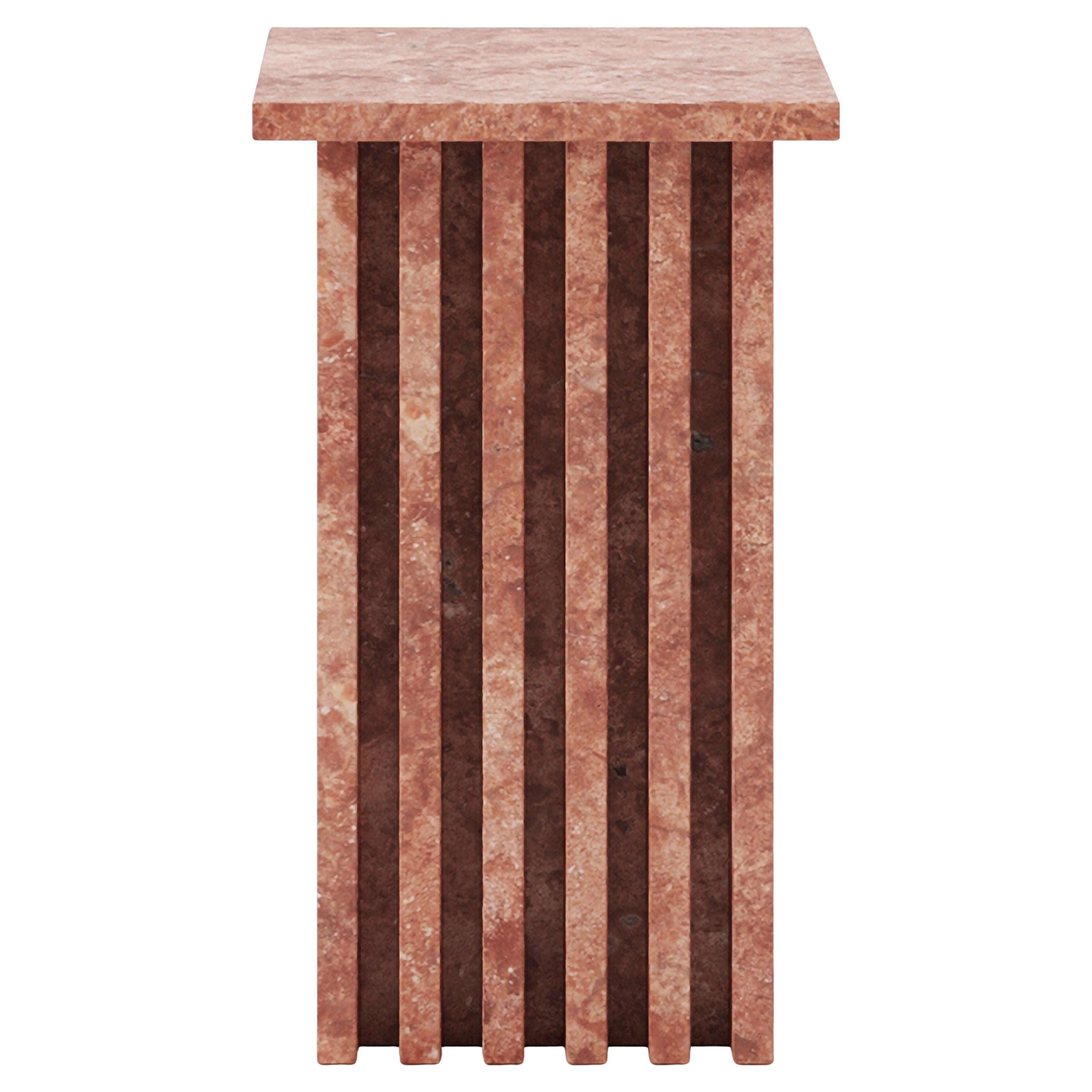 Tavolino Vondel realizzato a mano in travertino rosso levigato