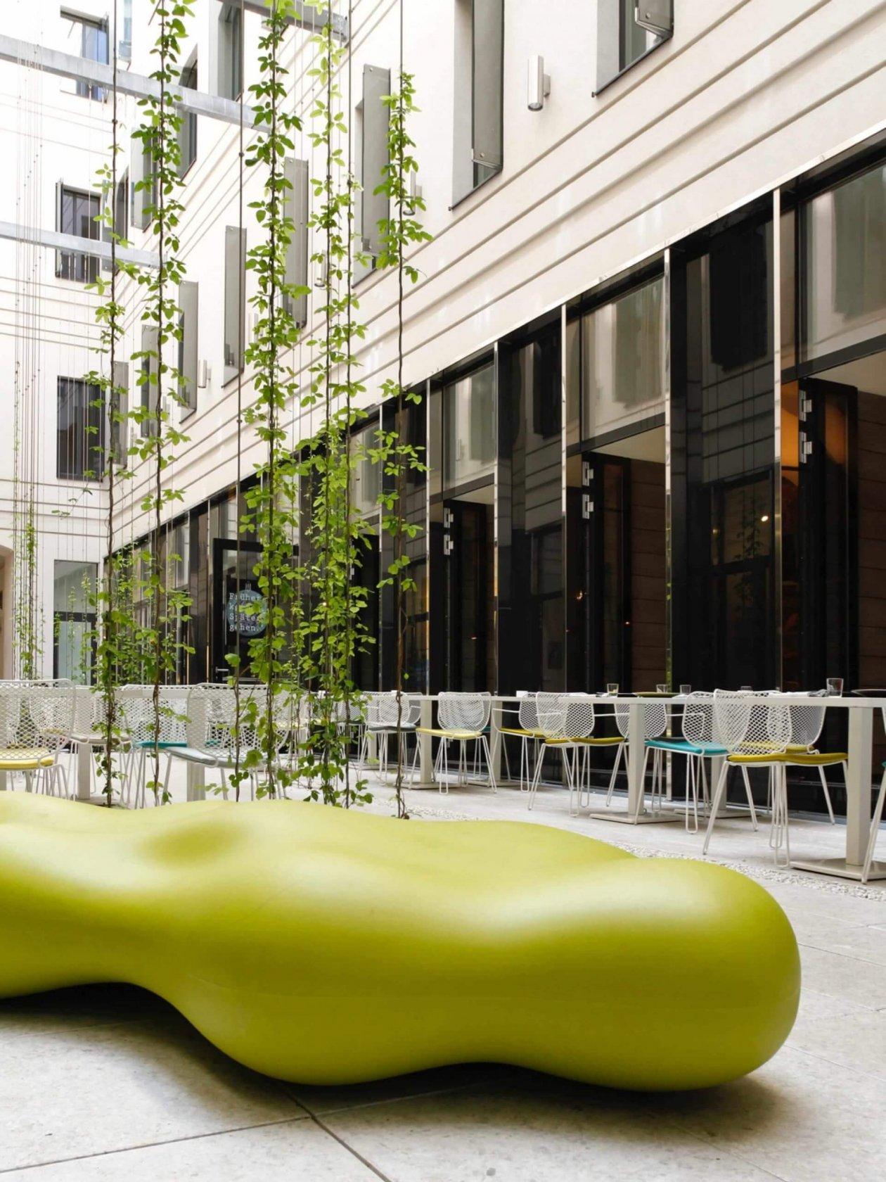 Vondom LAVA Bench – Designed by Karim Rashid - Matt For Sale 1