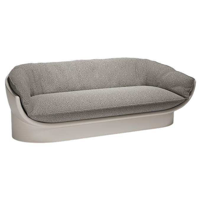 Prodotto: Divano
Modello/marca: Divano Vondom LUNA
Designer: Ramón Esteve
Tipo di prodotto: Divano per esterni e interni

Descrizione:
Il Luna Sofa, disegnato da Ramón Esteve per Vondom, ridefinisce il concetto di lusso all'aperto grazie alla sua