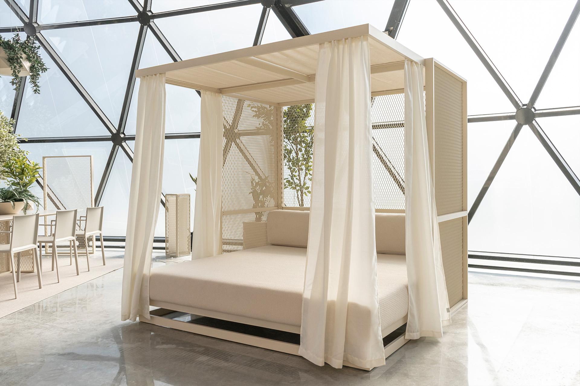 Spagnolo Vondom THE FACTORY Daybed di Ramón Esteve - Alluminio laccato in vendita