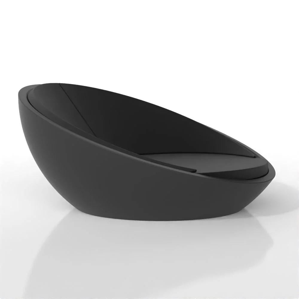 Product: Daybed / Lounge Furniture
Model/Brand: Vondom ULM Daybed
Designer: Ramón Esteve
Product Type: Outdoor 
Indoor Lounge Daybed

Description:
The Vondom ULM Daybed, designed by Ramón Esteve, is part of the iconic Ulm collection — a line