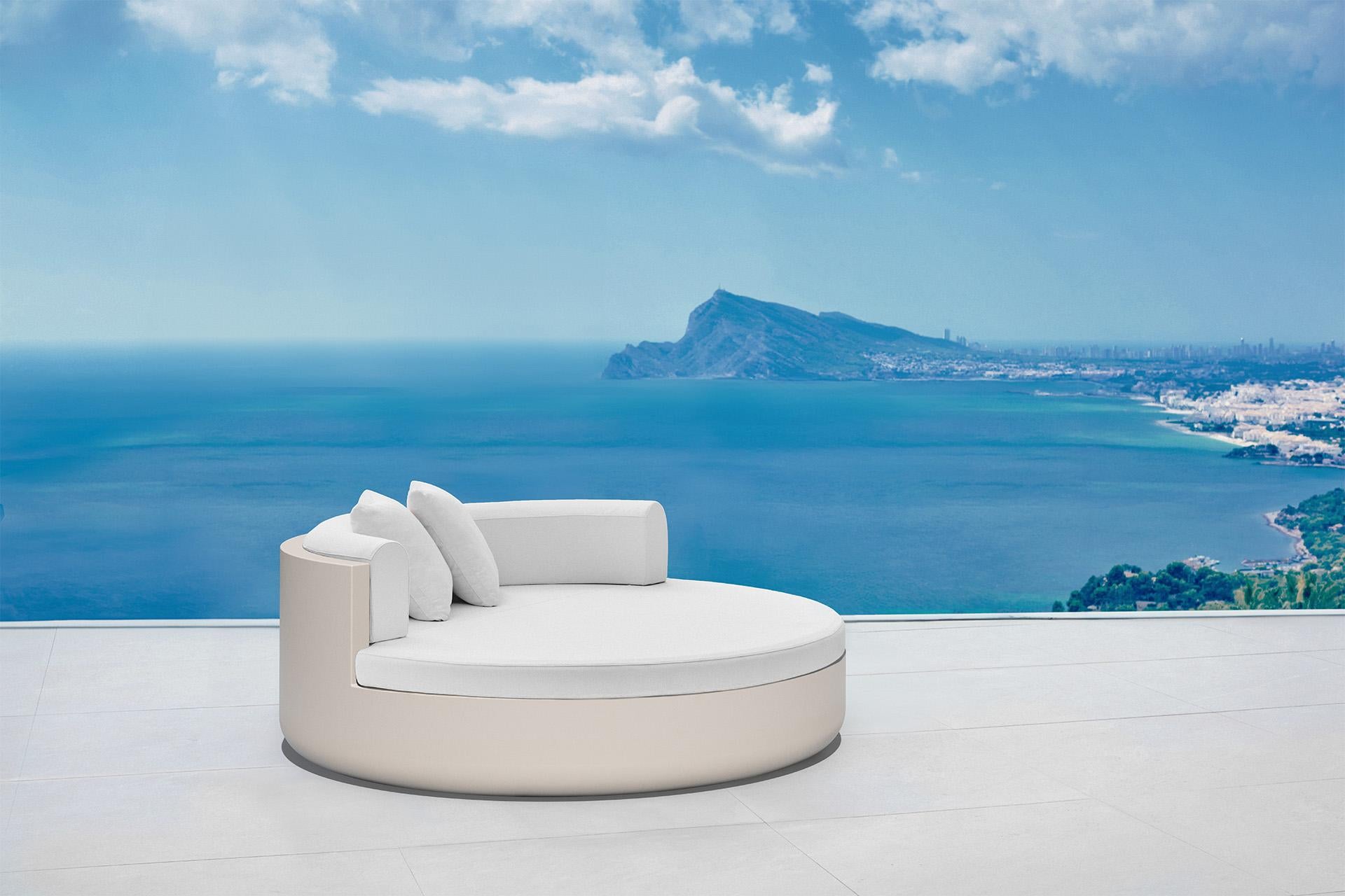Product: Daybed / Lounge Furniture
Model/Brand: Vondom ULM Daybed Fixed Backrest
Designer: Ramón Esteve
Product Type: Outdoor & Indoor Lounge Daybed

Description:
Part of Vondom’s Ulm collection designed by Ramón Esteve, the ULM Daybed with Fixed