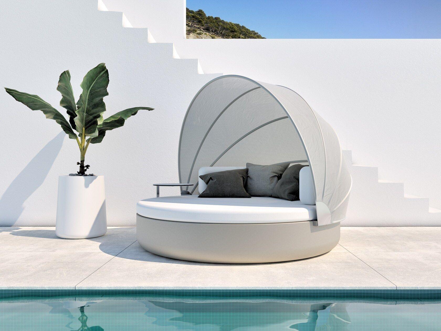 Product: Daybed / Lounge Furniture
Model/Brand: Vondom ULM Daybed Reclining Backrest with Folding Canopy
Designer: Ramón Esteve
Product Type: Outdoor & Indoor Lounge Daybed

Description:
Part of Vondom’s Ulm collection designed by Ramón Esteve, the