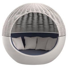 Daybed Ulm Moon de Vondom con sombrilla de cuerda tejida by Ramón Esteve
