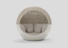 Vondom ULM Moon Daybed with Woven Rope Parasol – W218 / W85.8 in – Matt