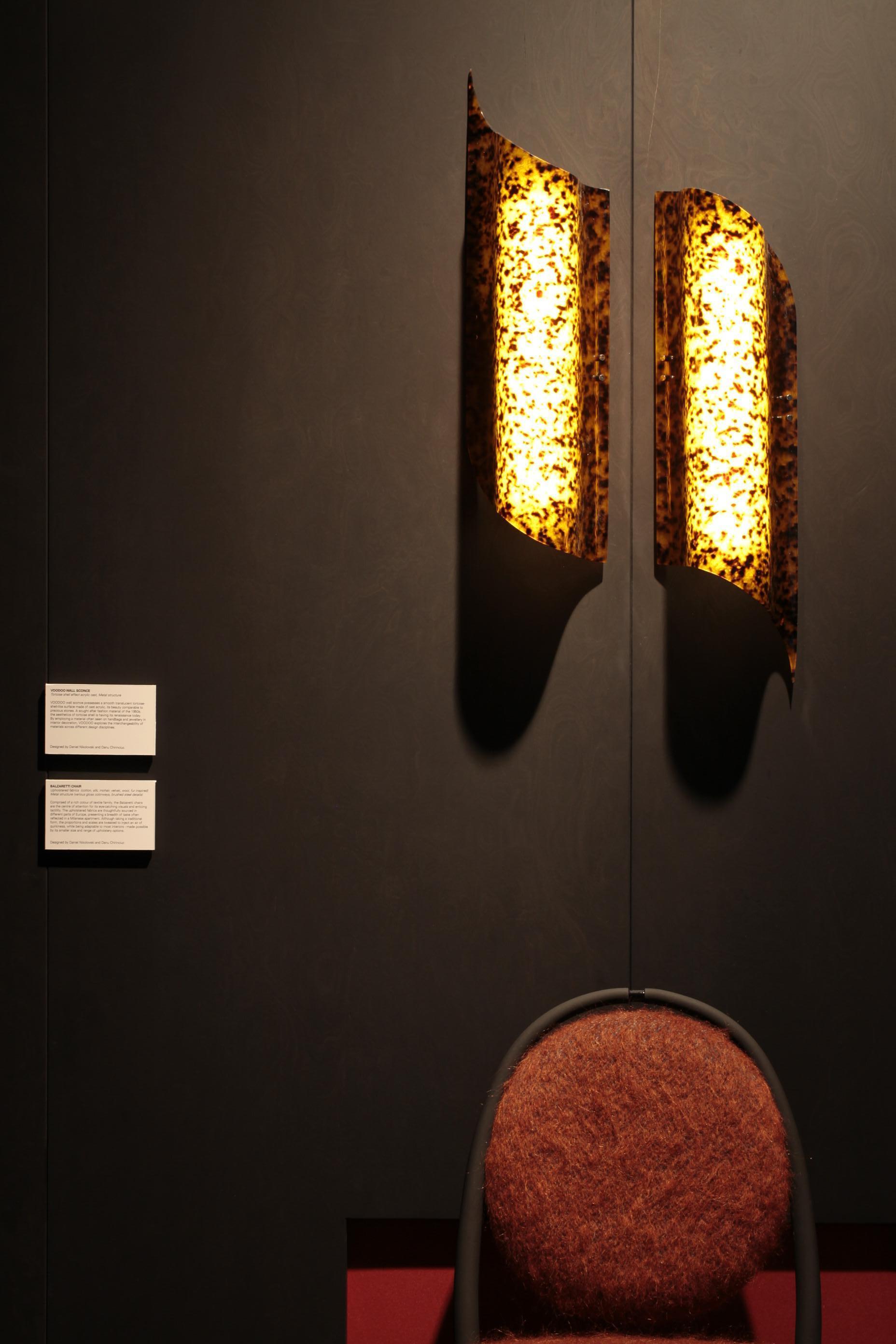 Italian Modern Wall Lamp 'VOODOO' in Tortoise Shell Effect  For Sale 3