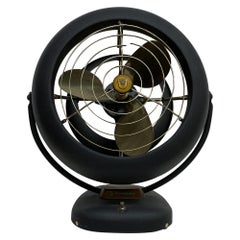 1940er Vornado Metall-Schreibtischventilator Leistungsstark und leise Restauriert