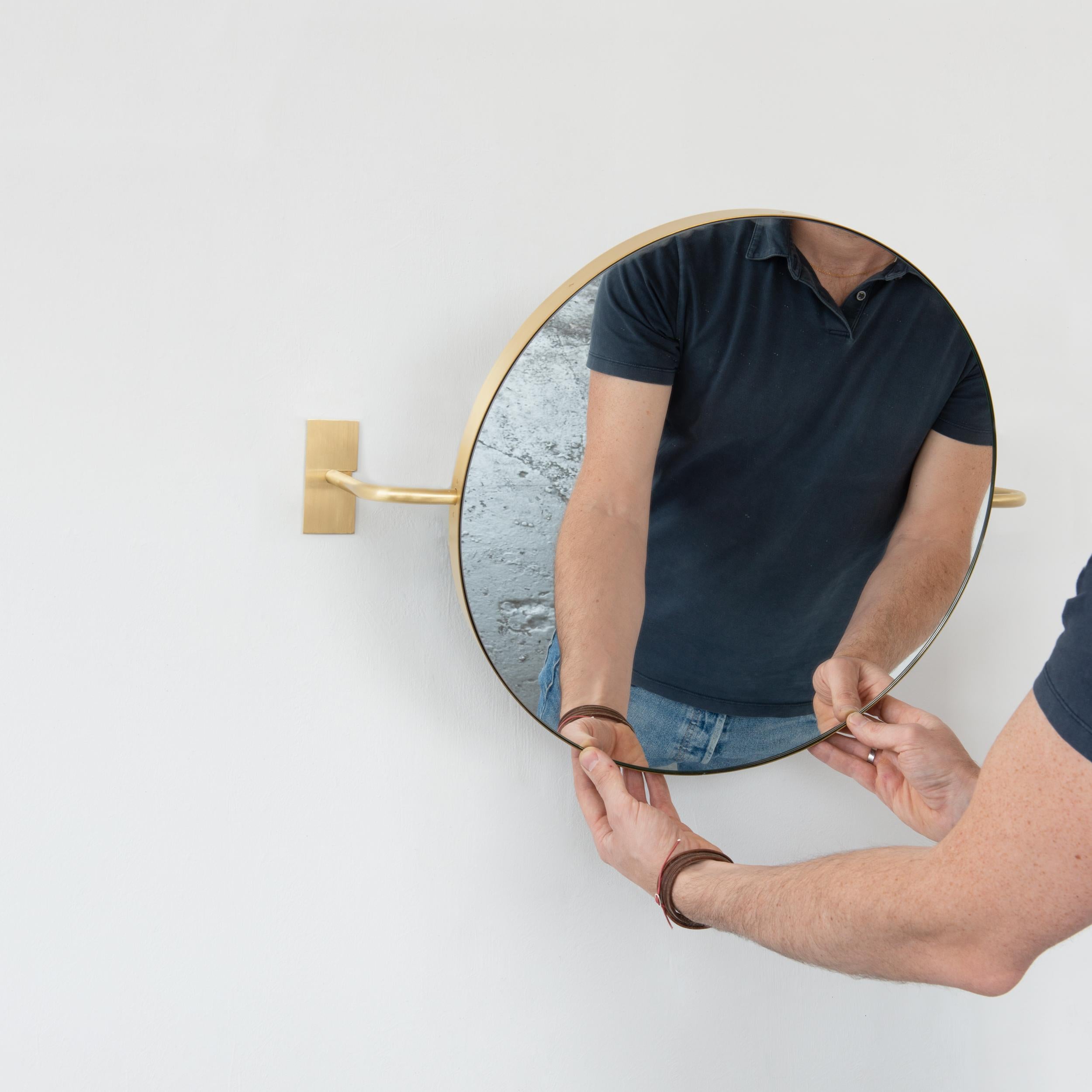 Designed and handcrafted in London, UK, our brand new Vorso™ mirror is an ingenious, original and elegant addition to our flexible range of wall hanging, ceiling suspended and wall leaning mirror solutions.

The two arms are designed to fix the