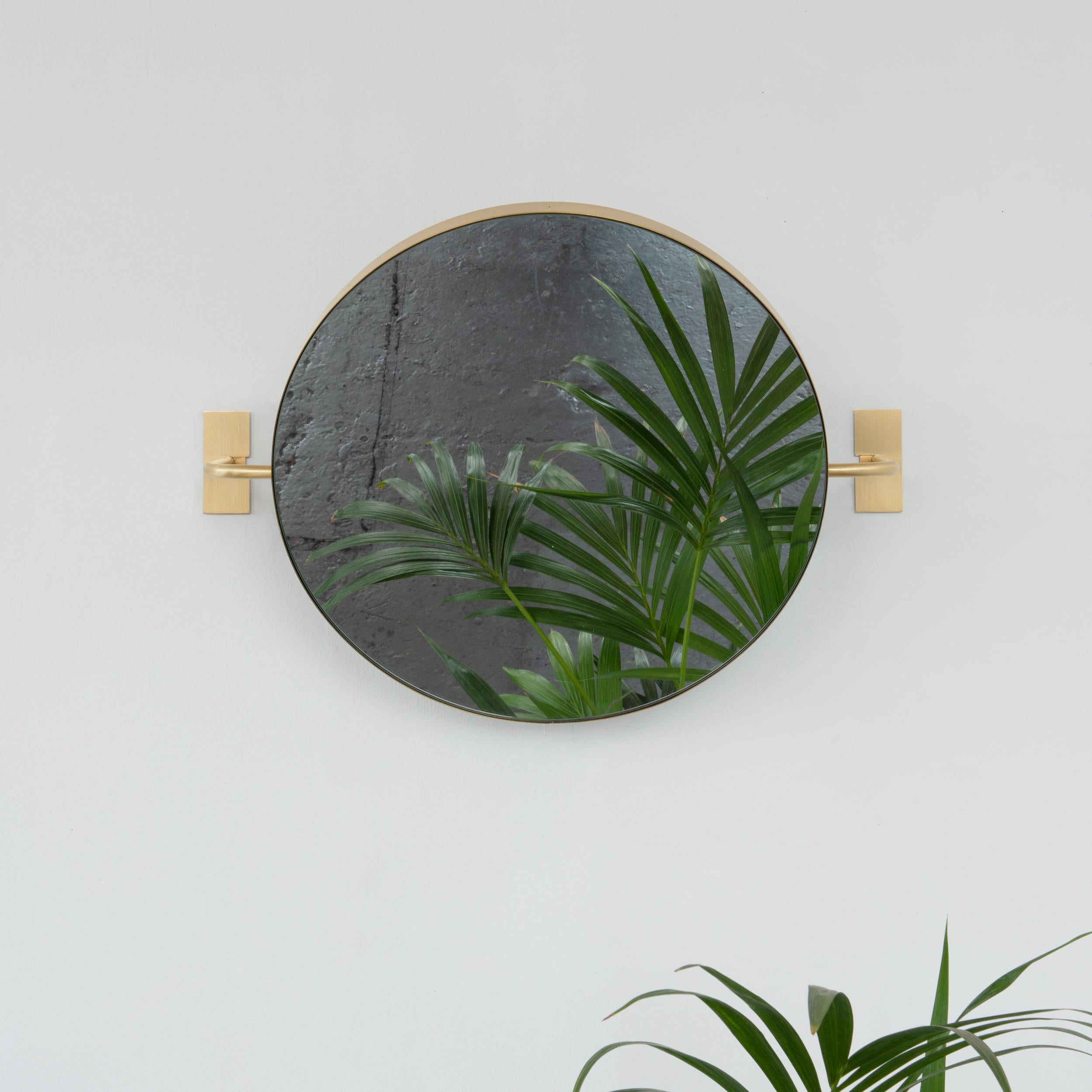 Vorso Wall Attached Suspended Rotating Round Mirror with Brushed Brass Frame In New Condition For Sale In London, GB