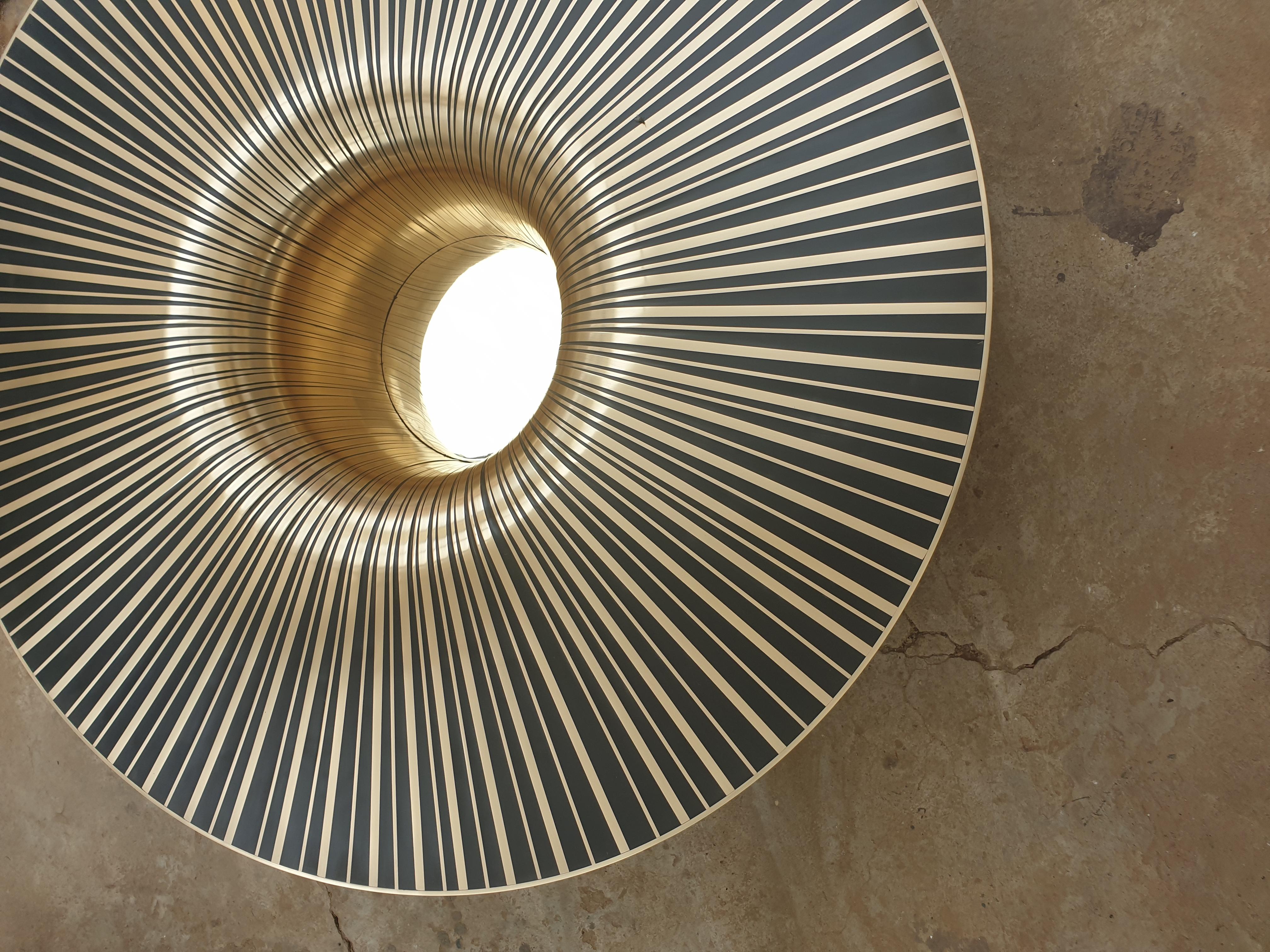 Vortex Couchtisch von Yann Dessauvages gemeißelt (Belgisch)