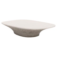 Vortex XLarge di Piegatto, un tavolino da caffè scultoreo