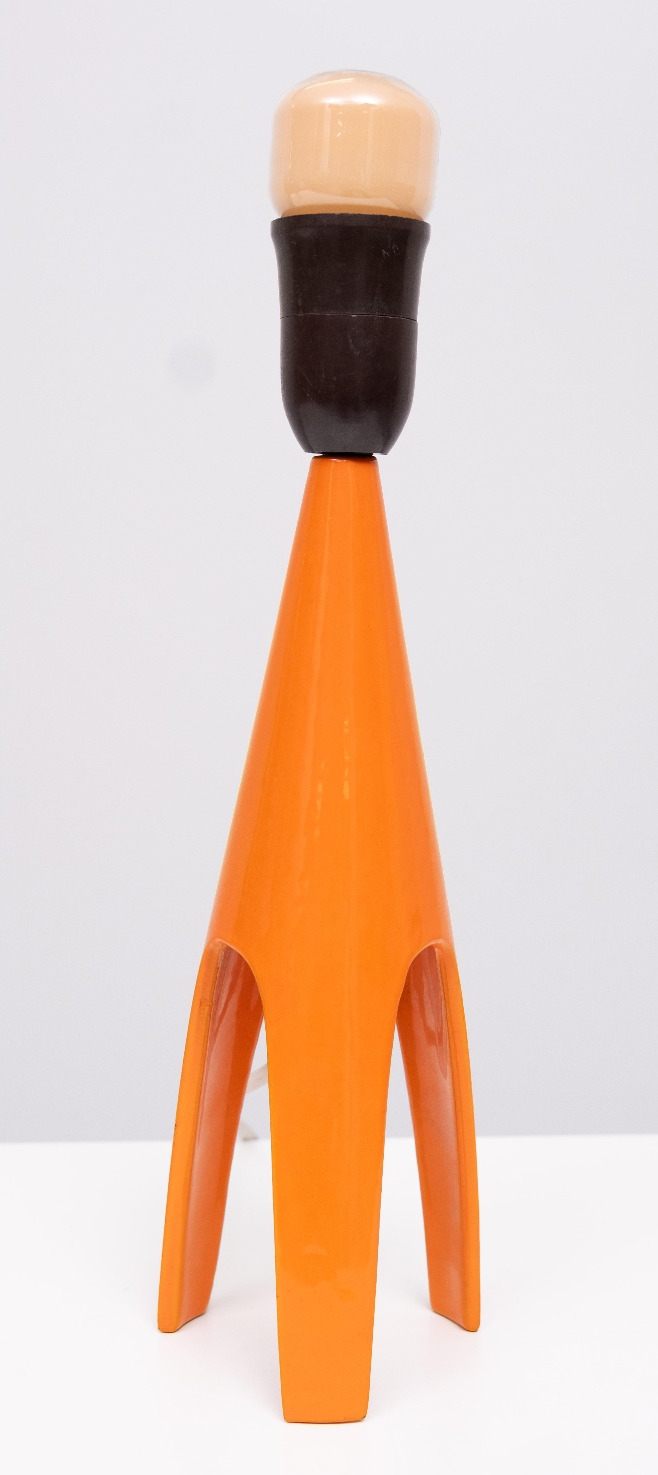 Danois Voss Belysning  Lampes de table en émail orange 1950 Danemark en vente