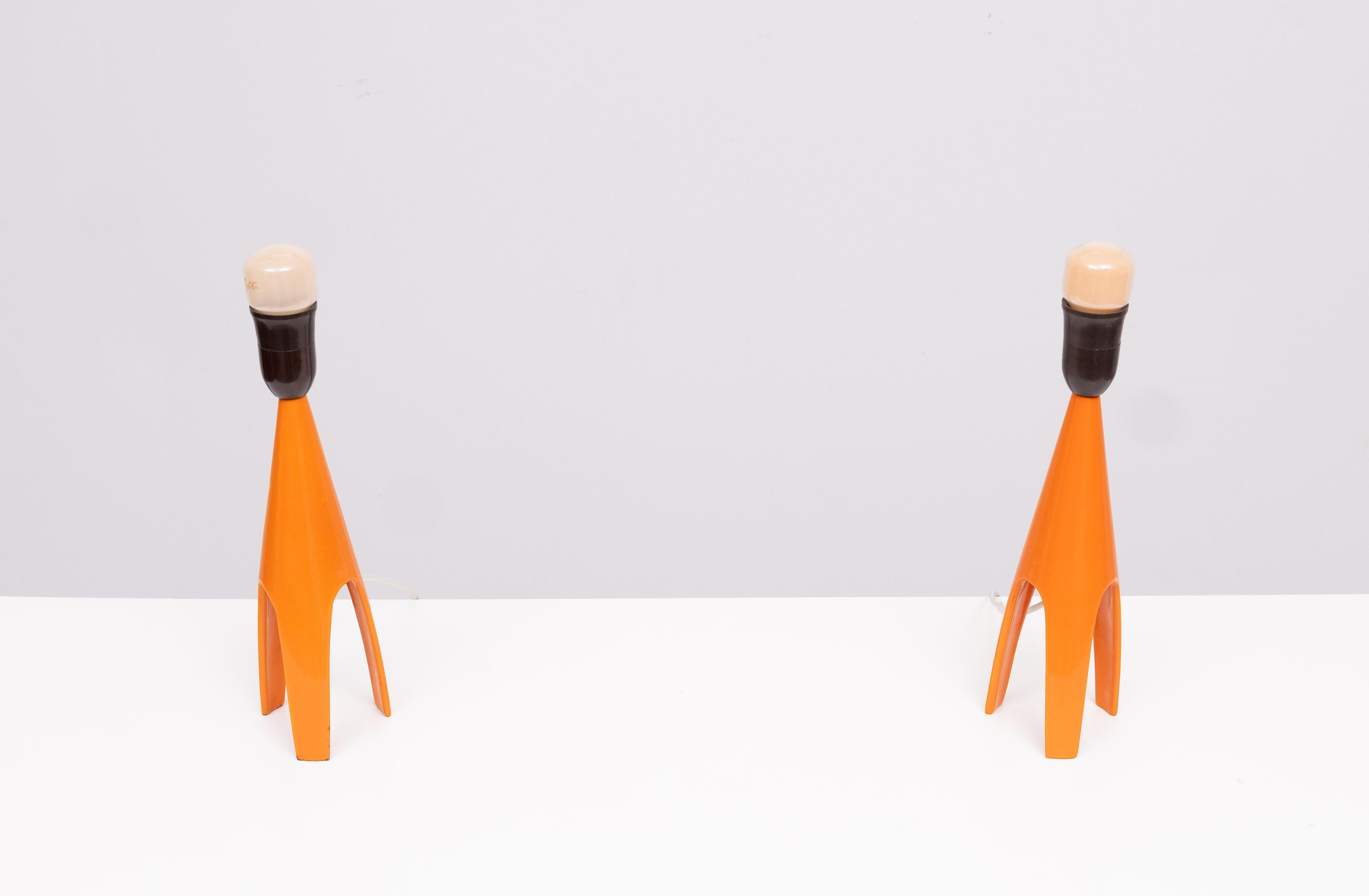 Voss Belysning  Lampes de table en émail orange 1950 Danemark en vente 1