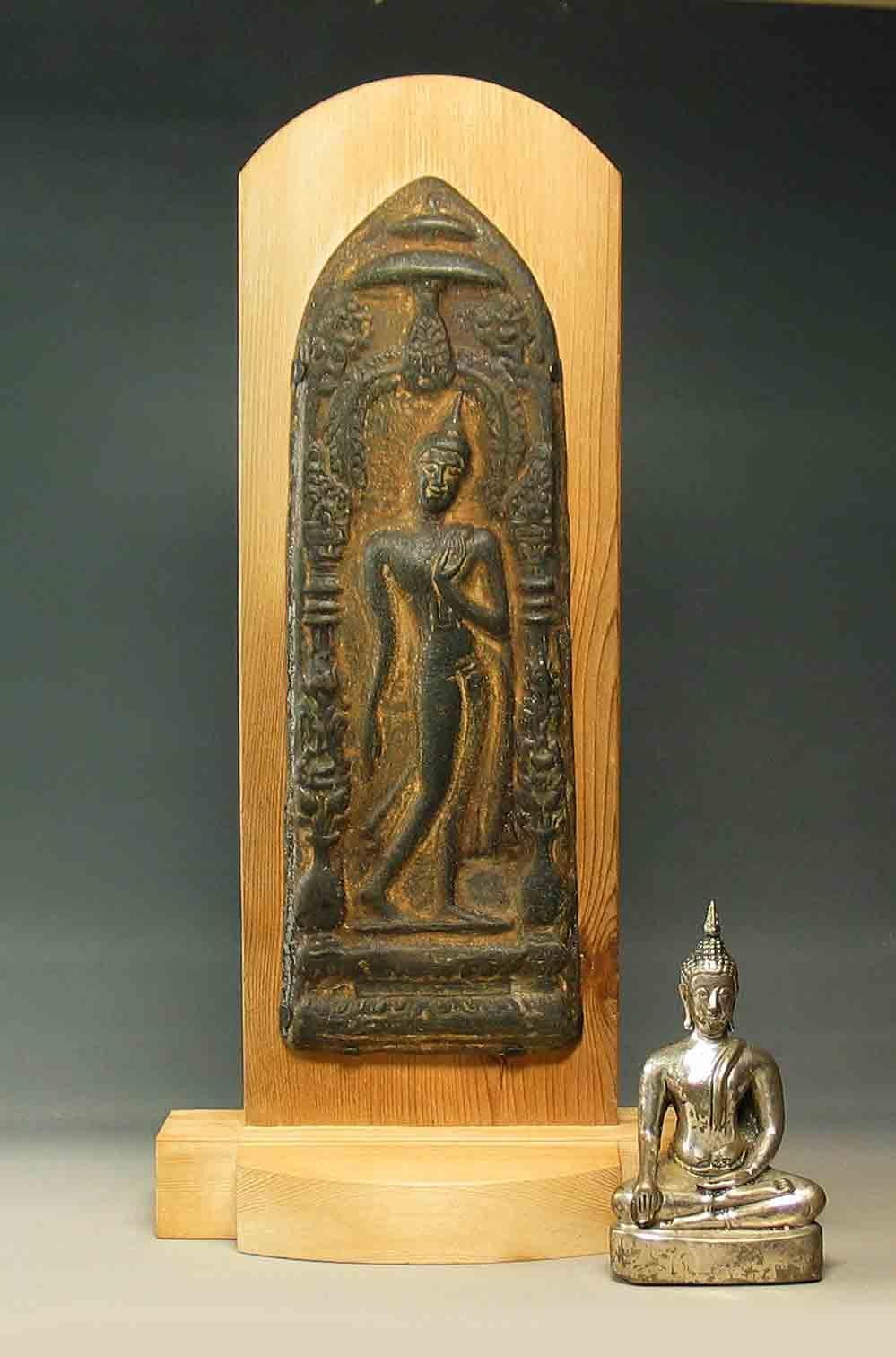 Votive Plaque with Walking Buddha in Sukhothai Style and Silvered Seated Buddha For Sale 3