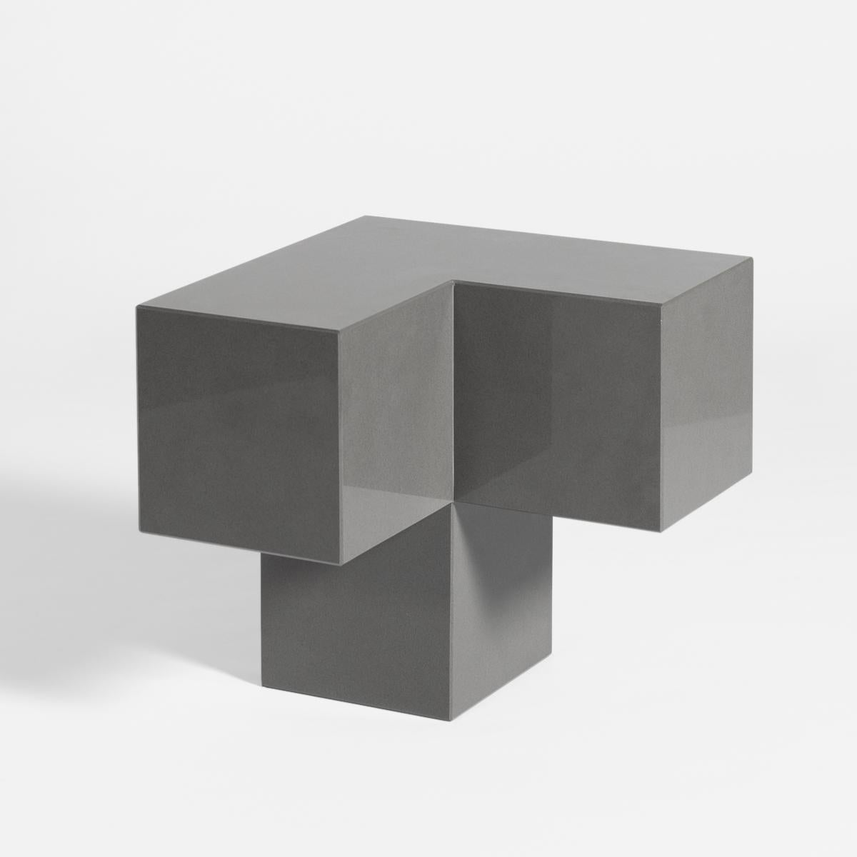 Moderne Voxel L, table basse et table d'appoint moderne du 21e siècle en pierre de quartz et graphite en vente