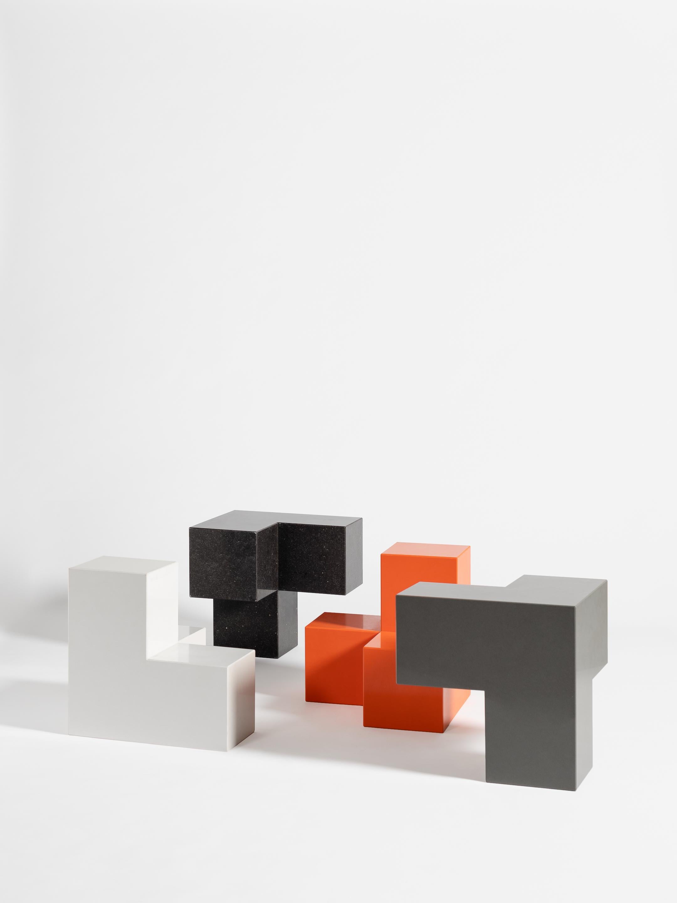 Poli Voxel L, table basse et table d'appoint moderne du 21e siècle en pierre de quartz et graphite en vente