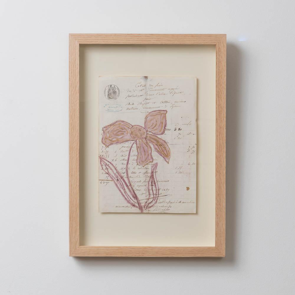 Magnifique peinture acrylique sur un papier des années 1800 par l'artiste contemporain Afsoon Thayer. Motif floral peint avec Farrow and ball et feuille d'or sur un livre de comptes d'un magasin général d'Angleterre, années 1800. Chaque pièce est