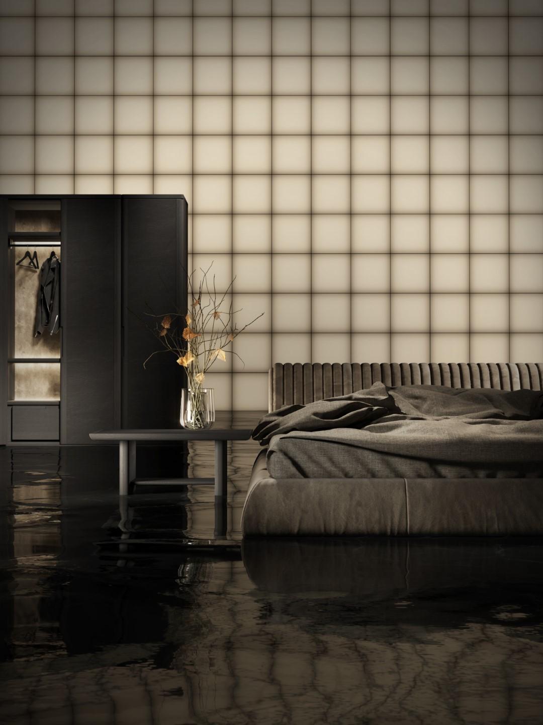 Italian Voyage D'une Nuit Black Leather Bed For Sale