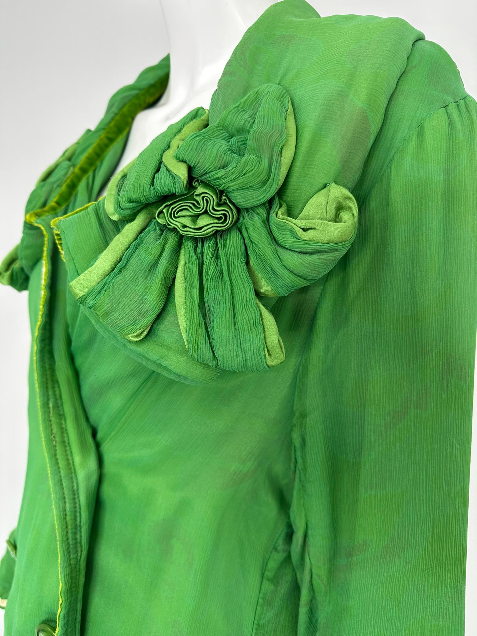 Voyage Invierte en la Original Chaqueta de Seda y Terciopelo Verde Brillante con OS de Lily en venta 7