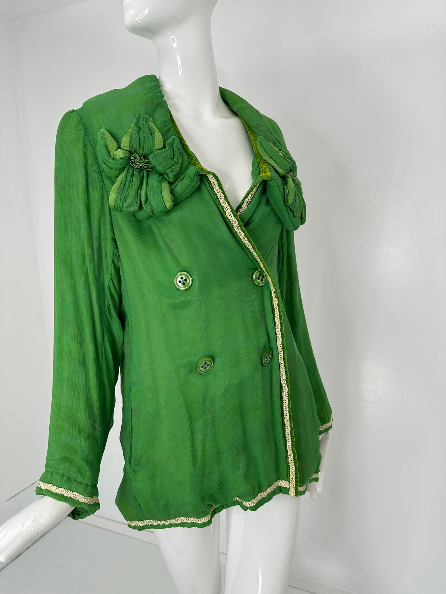 Voyage Invierte en la Original Chaqueta de Seda y Terciopelo Verde Brillante con OS de Lily en venta 11