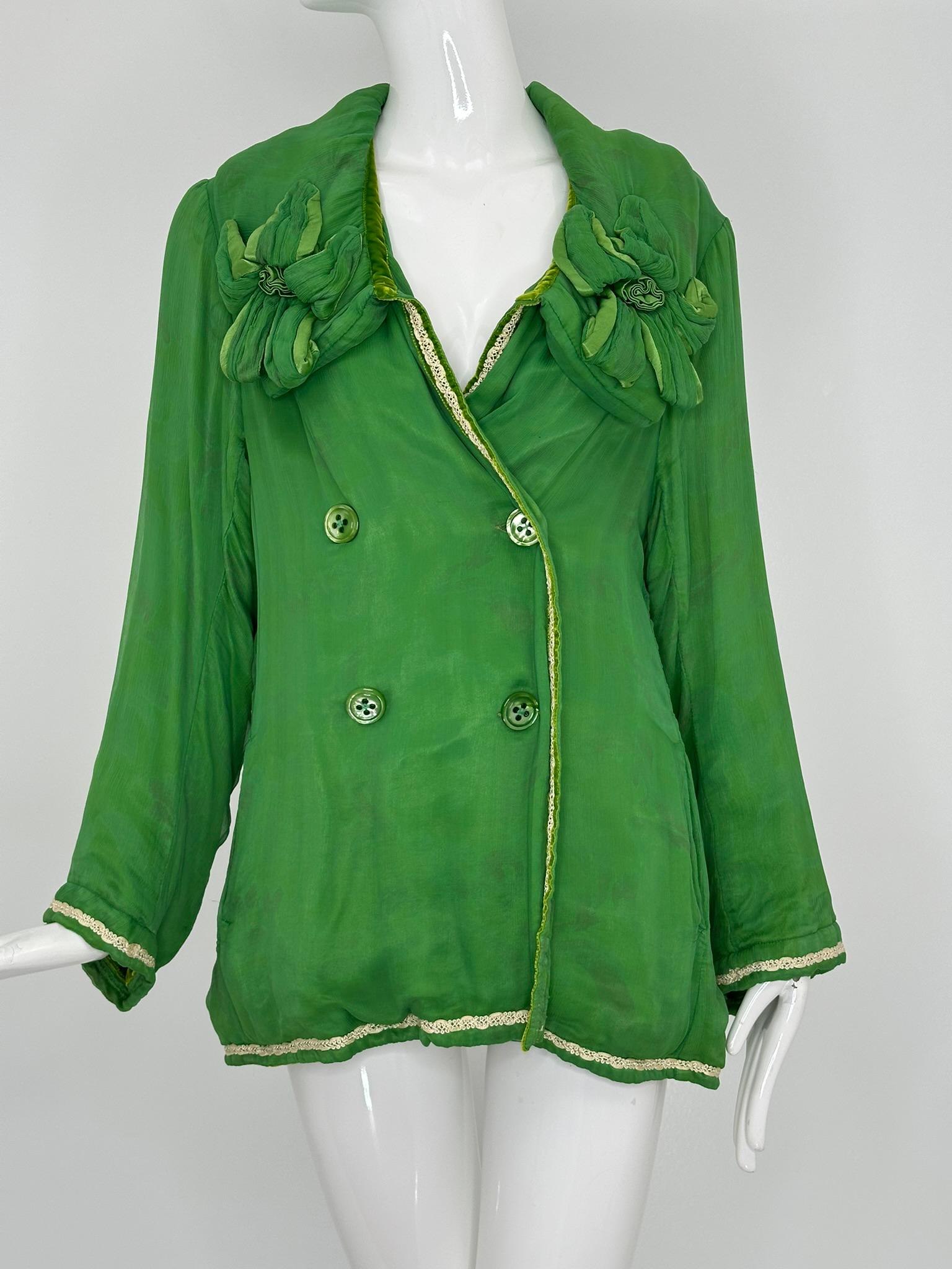 Voyage Invierte en la Original Chaqueta de Seda y Terciopelo Verde Brillante con OS de Lily en venta 13