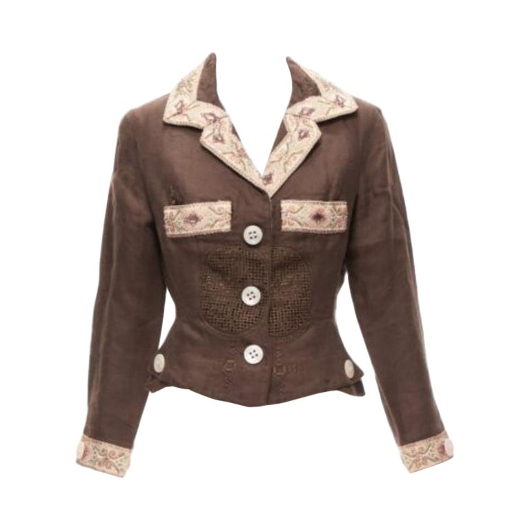 VOYAGE INVIERTE EN EL ORIGINAL LONDRES blazer marrón con bordado beige y cuentas M