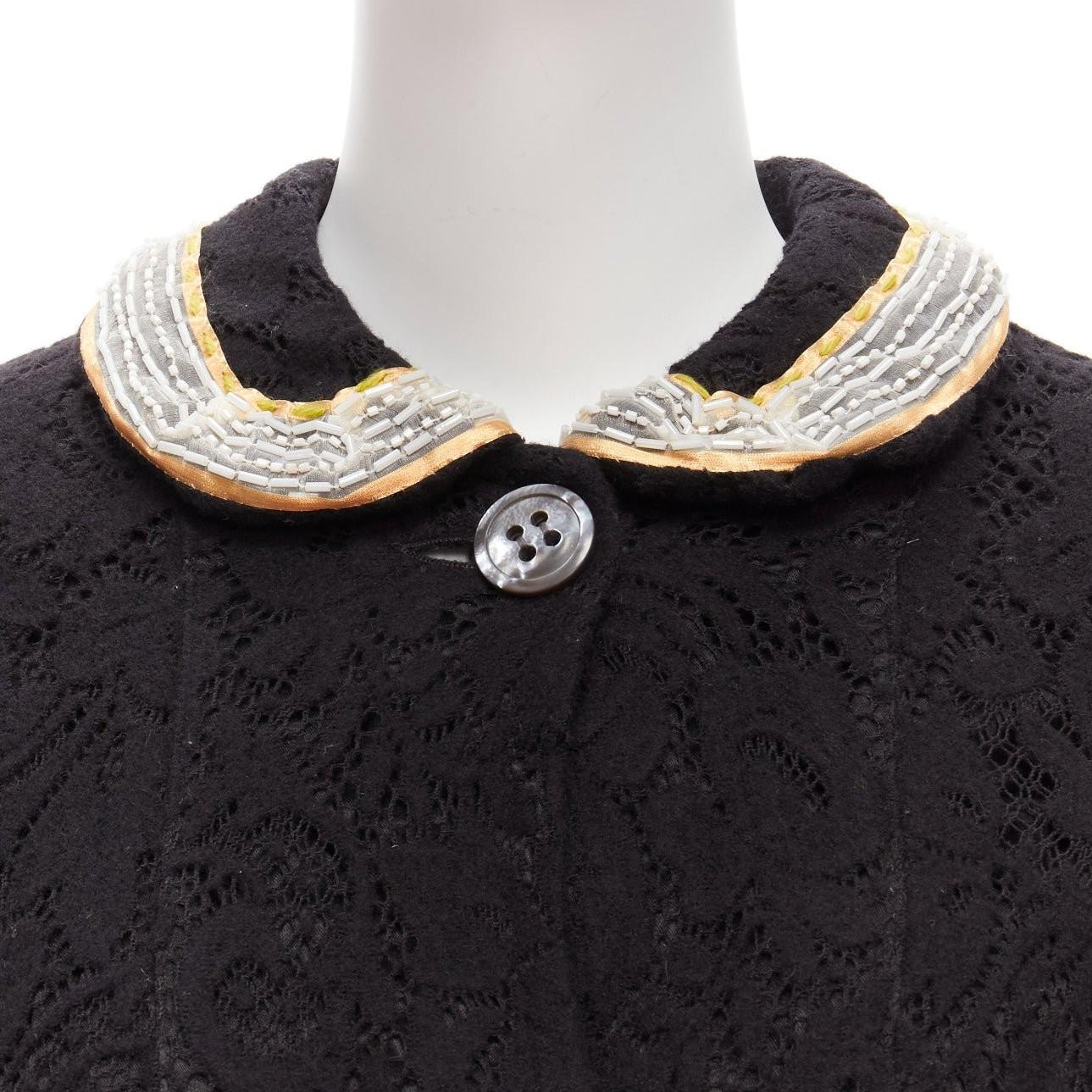 VOYAGE INVEST IN THE ORIGINAL LONDON rouge vert perlé floral noir manteau en laine L
Référence : GIYG/A00325
Marque : VOYAGE INVEST IN THE ORIGINAL LONDON
MATERIAL : Coton, laine, mélange
Couleur : noir, multicolore
Motif : Ethnique
Fermeture :