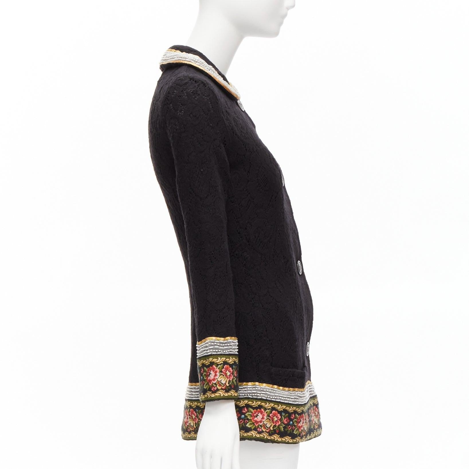 VOYAGE INVEST IN THE ORIGINAL LONDON rouge vert perlé floral noir manteau en laine L Bon état - En vente à Hong Kong, NT