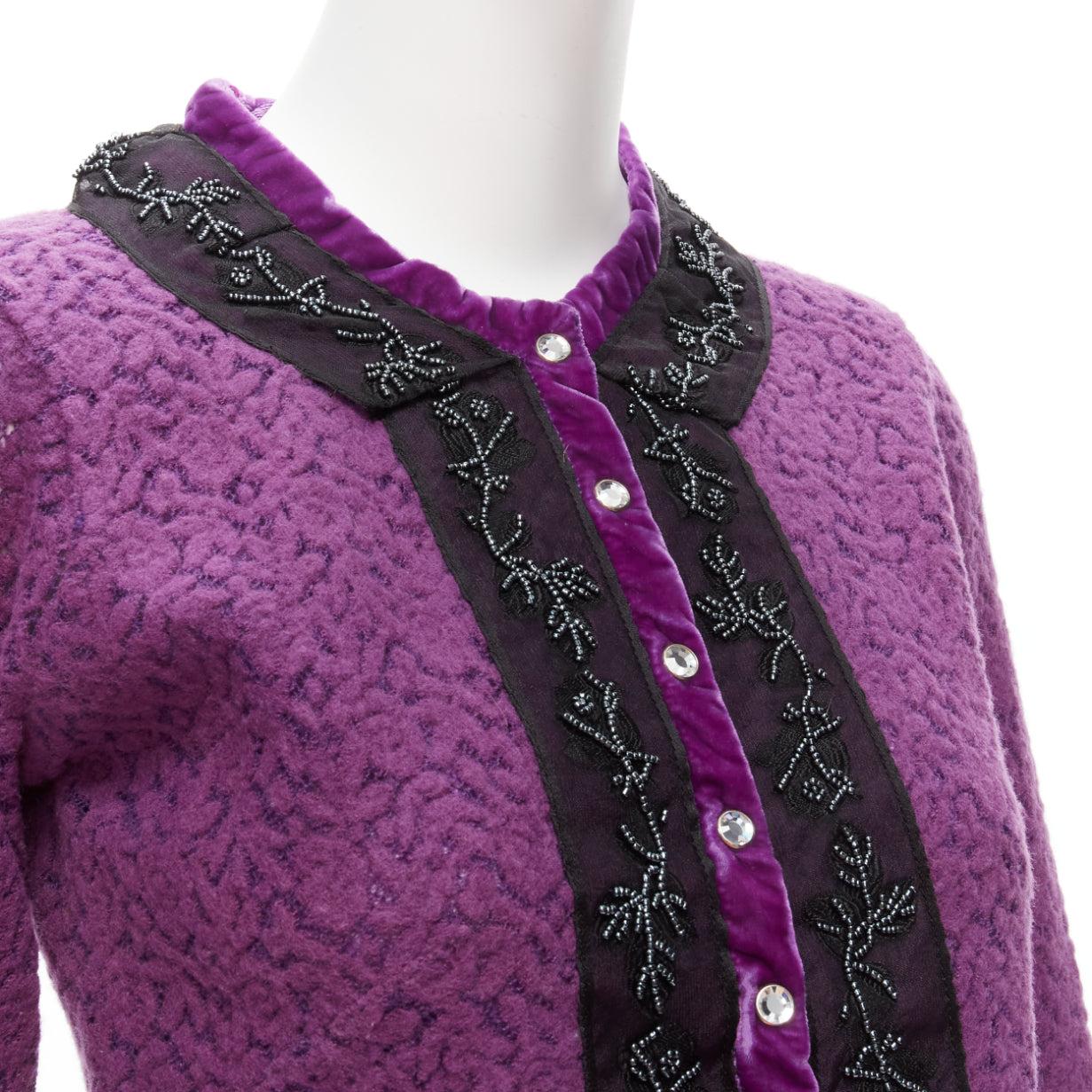 VOYAGE INVEST IN THE ORIGINAL LONDON purple wool cotton black lace velvet trim cardigan M
Reference: GIYG/A00322
Brand: VOYAGE INVEST IN THE ORIGINAL LONDON
Material: Wool, Cotton
Color: Purple, Black
Pattern: Lace
Closure: Snap Buttons
Extra