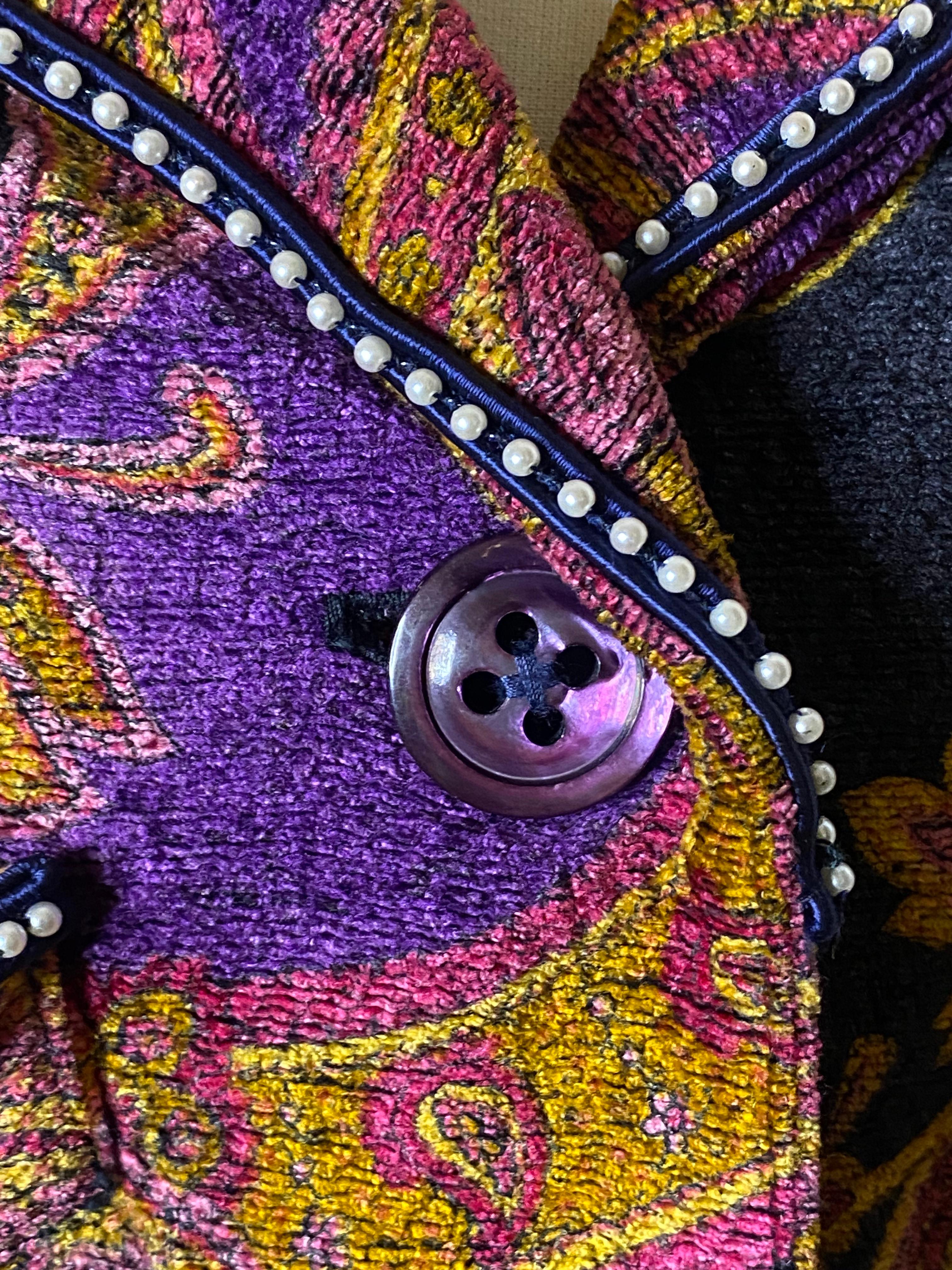 Voyage Invest In The Original Paisley Pattern and Pearl Jacket In Good Condition For Sale In Glasgow, GB