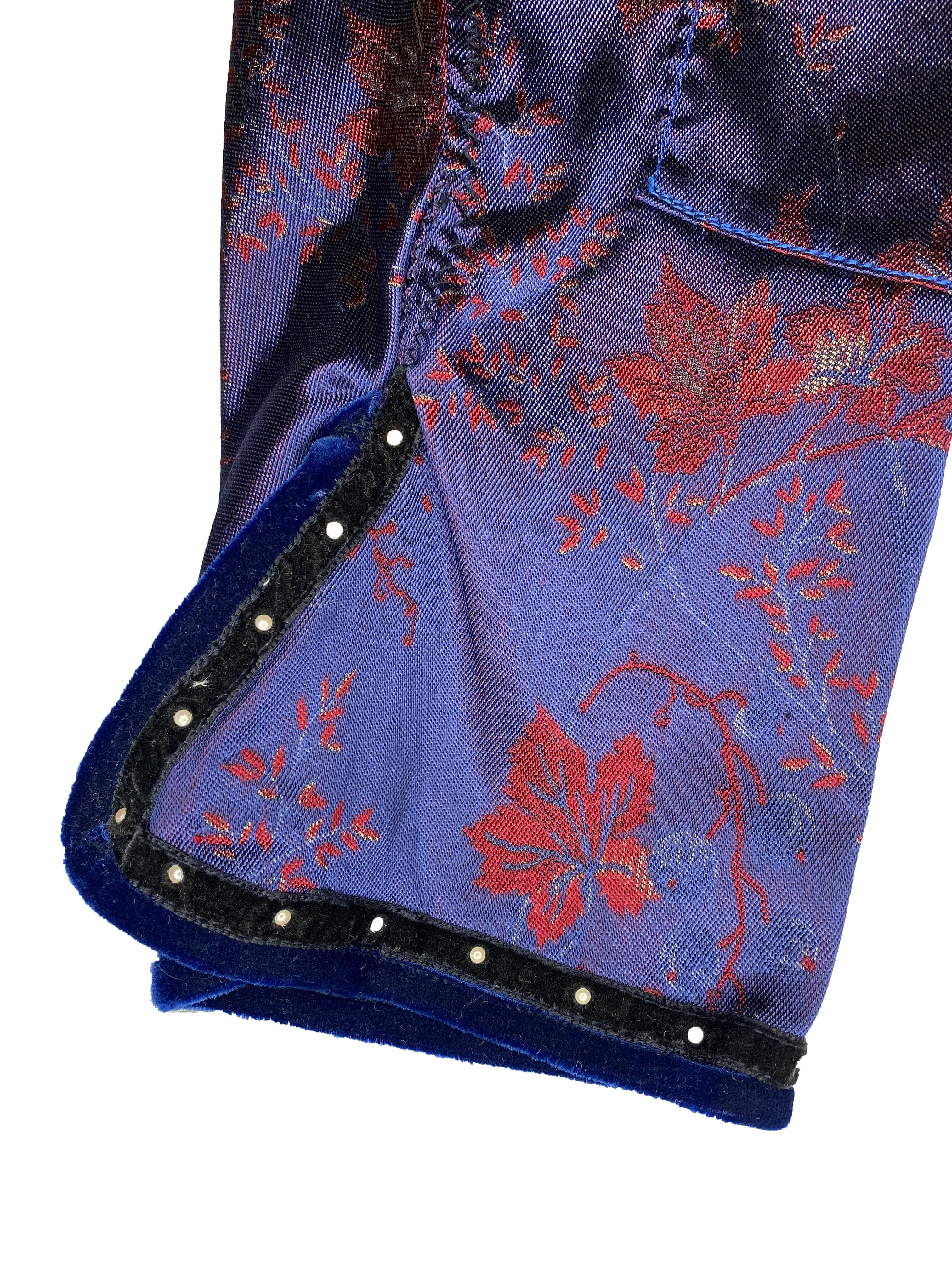 Vintage Voyage London Clothing - 11 For Sale on 1stDibs