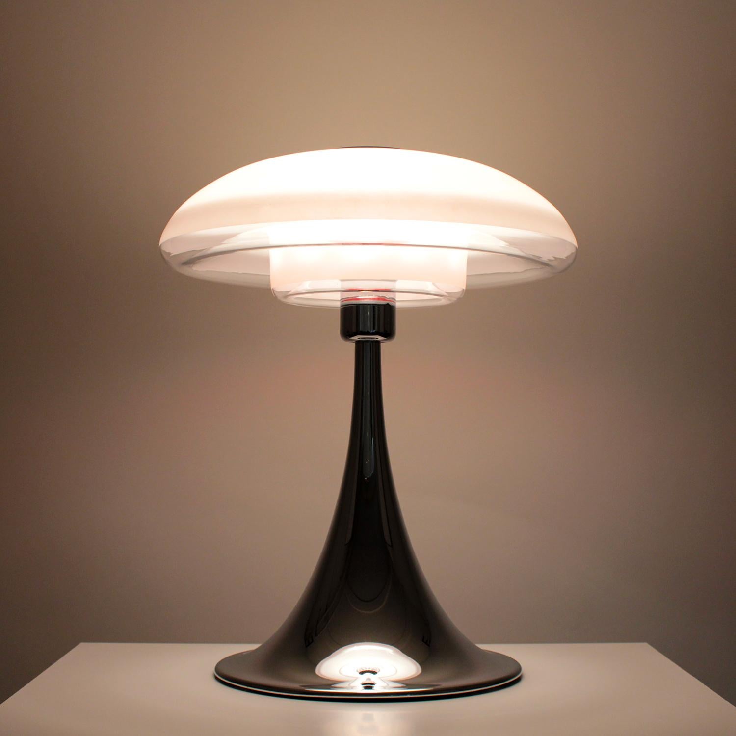 VP EUROPA - large Danish Modern table lamp by Verner Panton in 1977 and produced by Louis Poulsen the following year - EXTREMELY RARE vintage opal and chrome table light - Scandinavian mid-century Modern lighting design at its best!

If you are