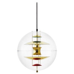 VP Globe Pendelleuchte mit Messing-Finish von Verner Panton Quickship
